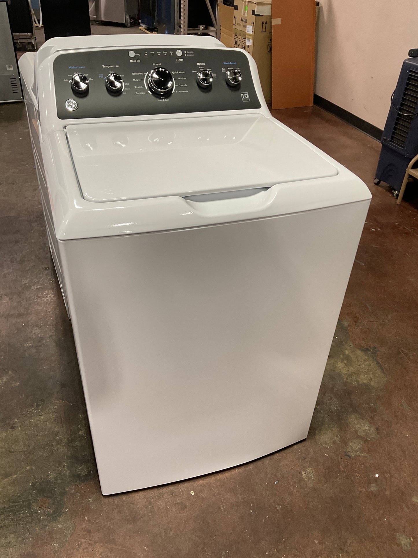 Front view, door closed