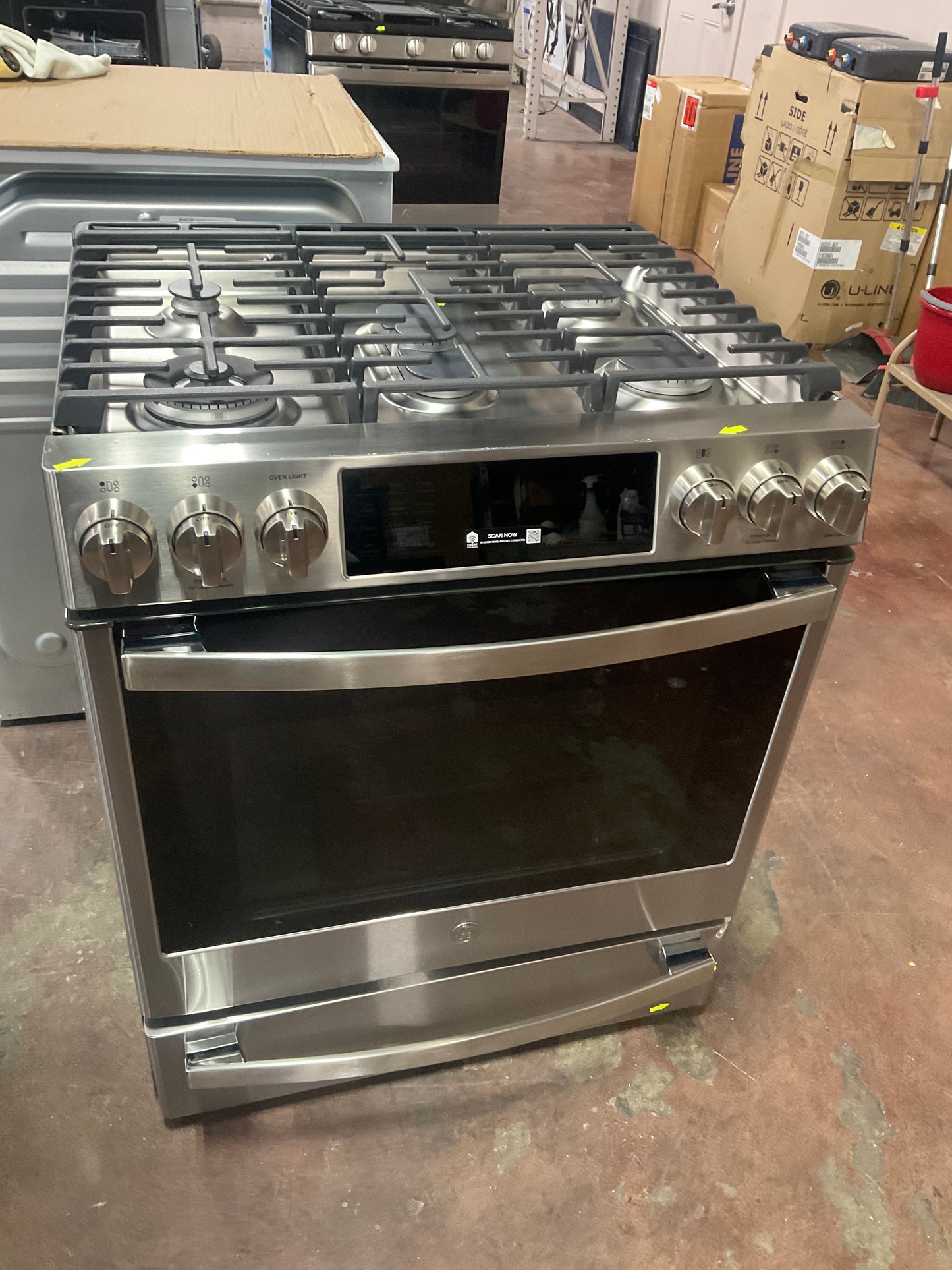 Front view, oven-door closed