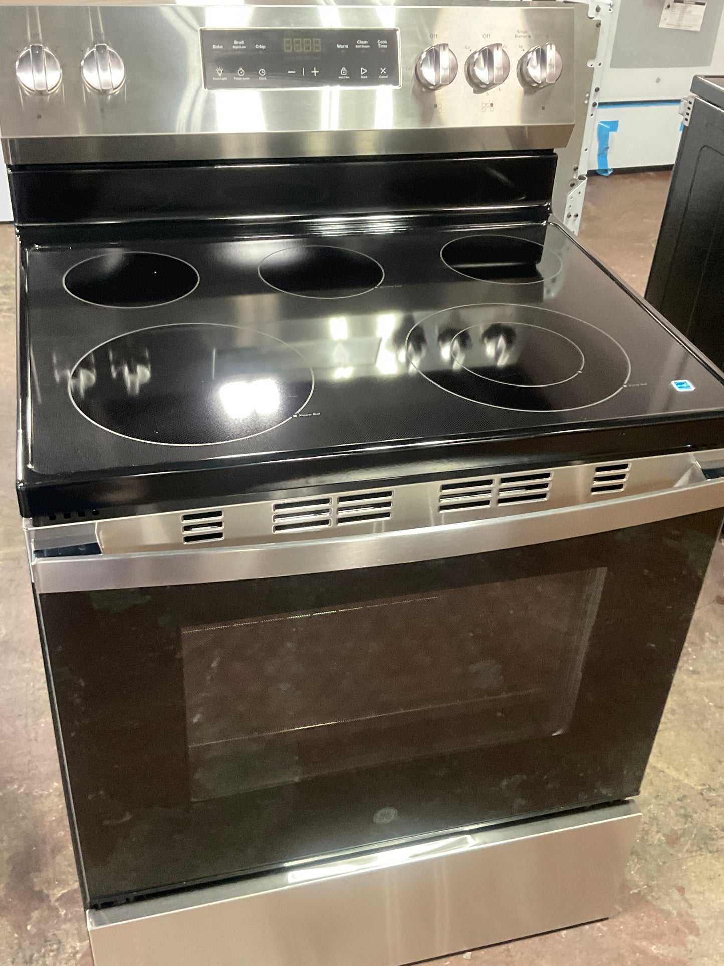 Front view, oven-door closed