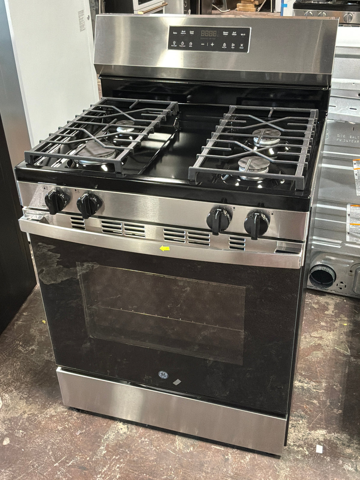 Front view, oven-door closed