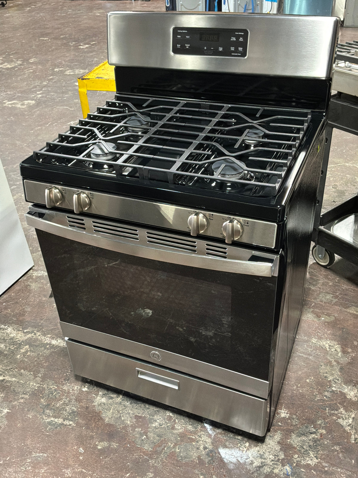 Front view, oven-door closed