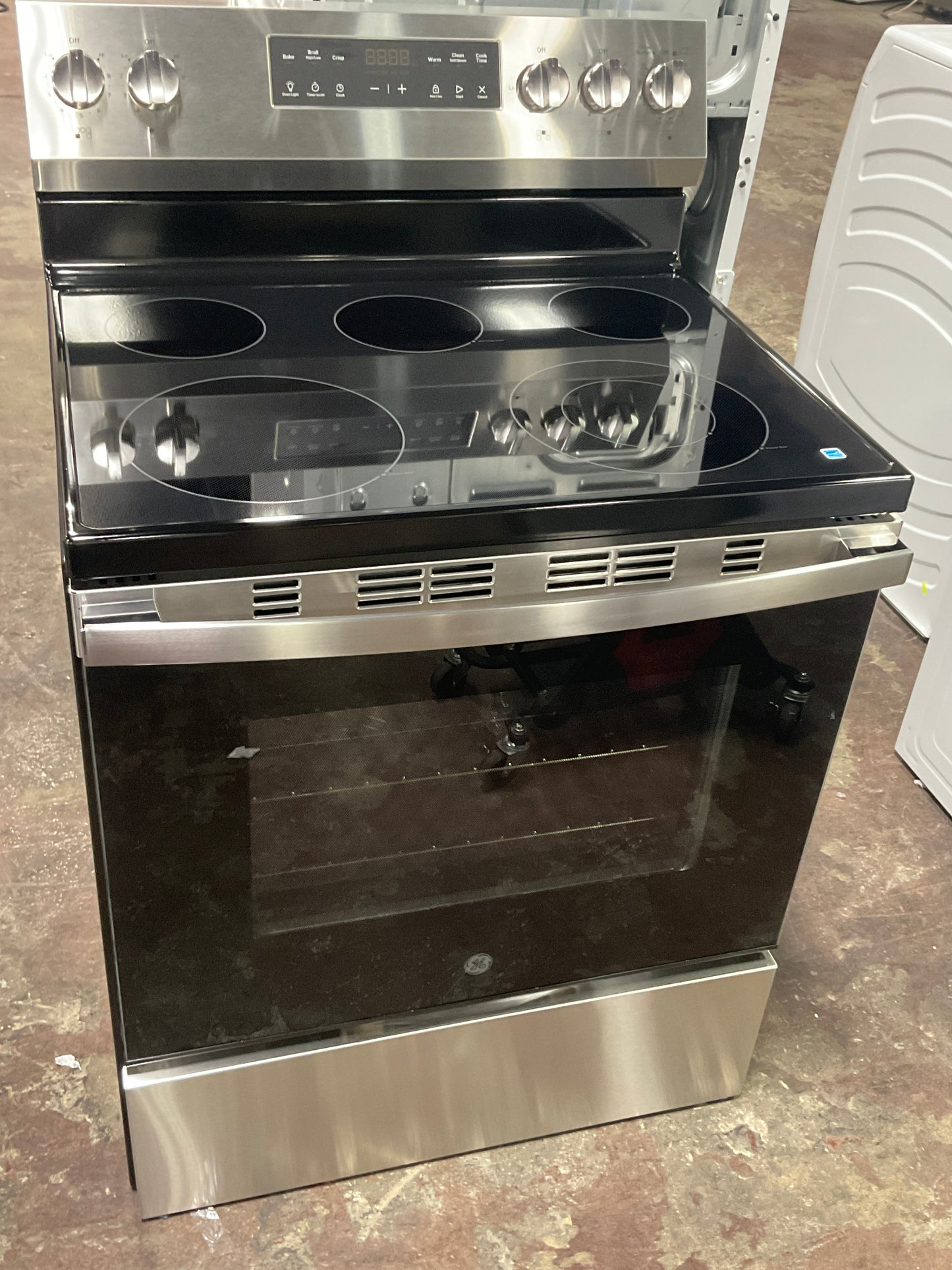 Front view, oven-door closed