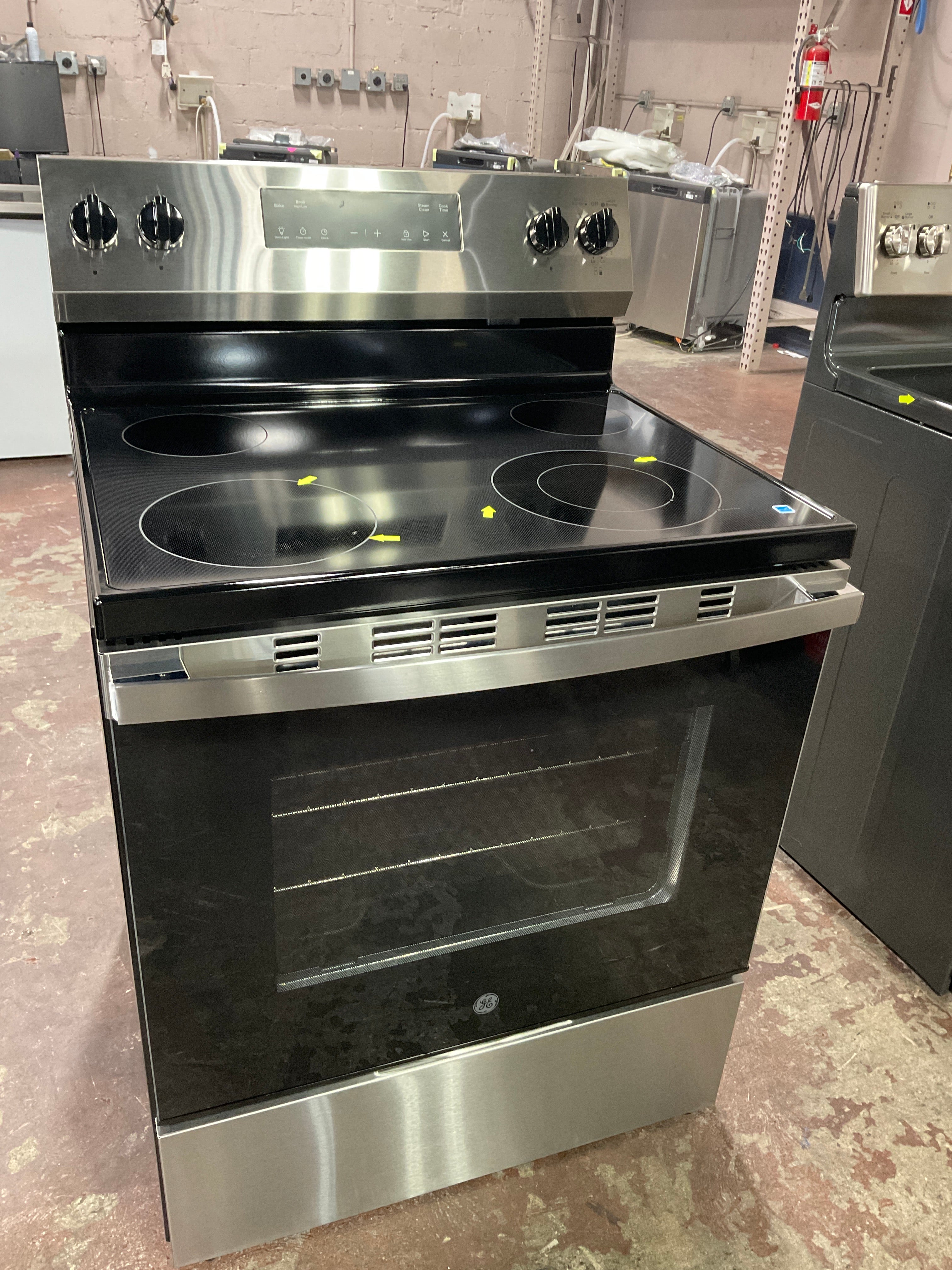 Front view, oven-door closed