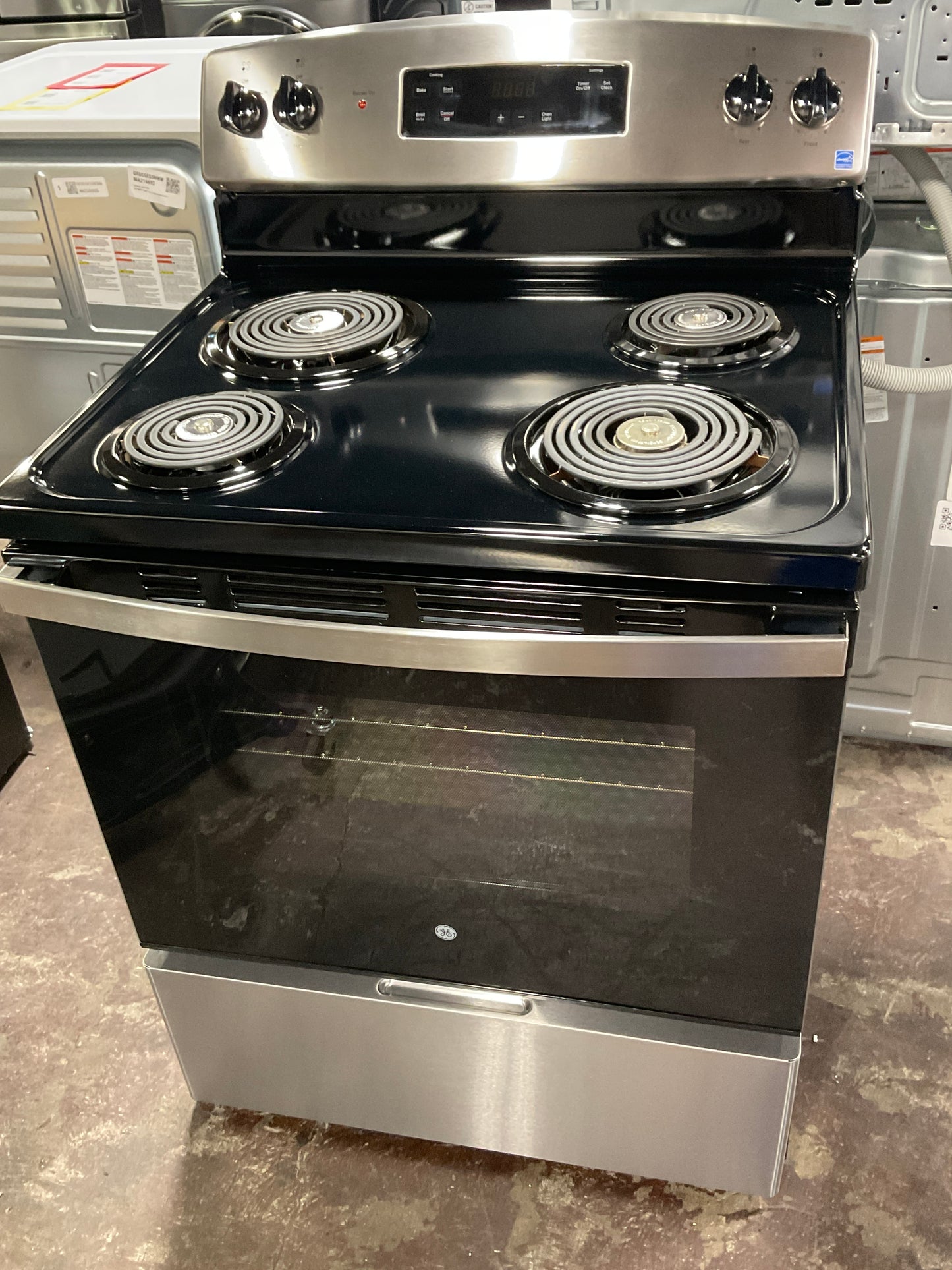 Front view, oven-door closed