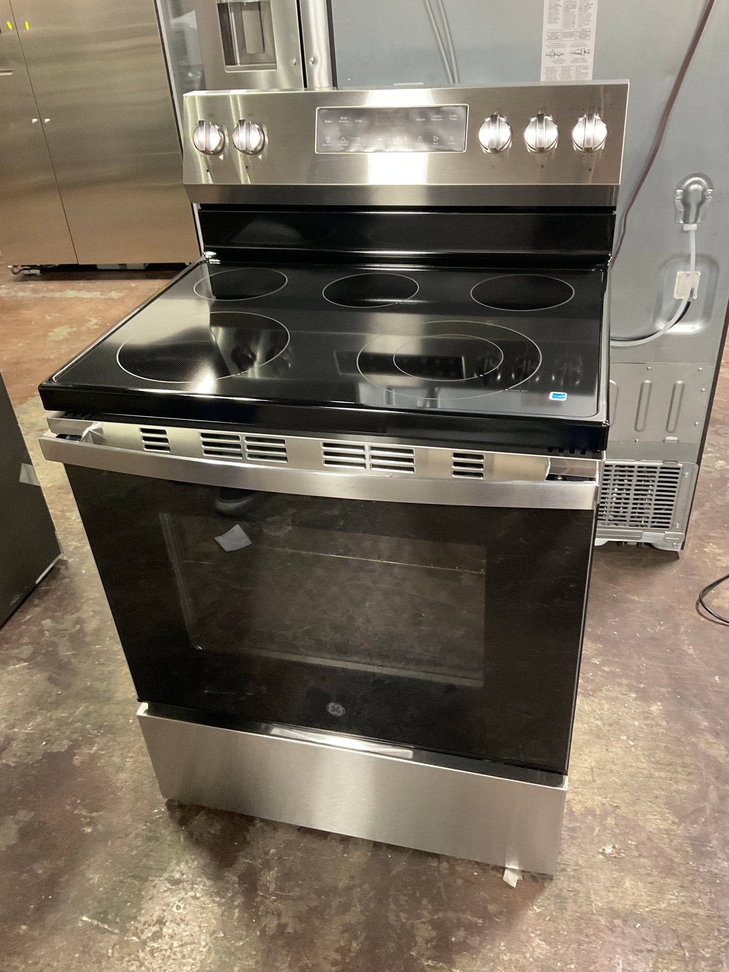 Front view, oven-door closed