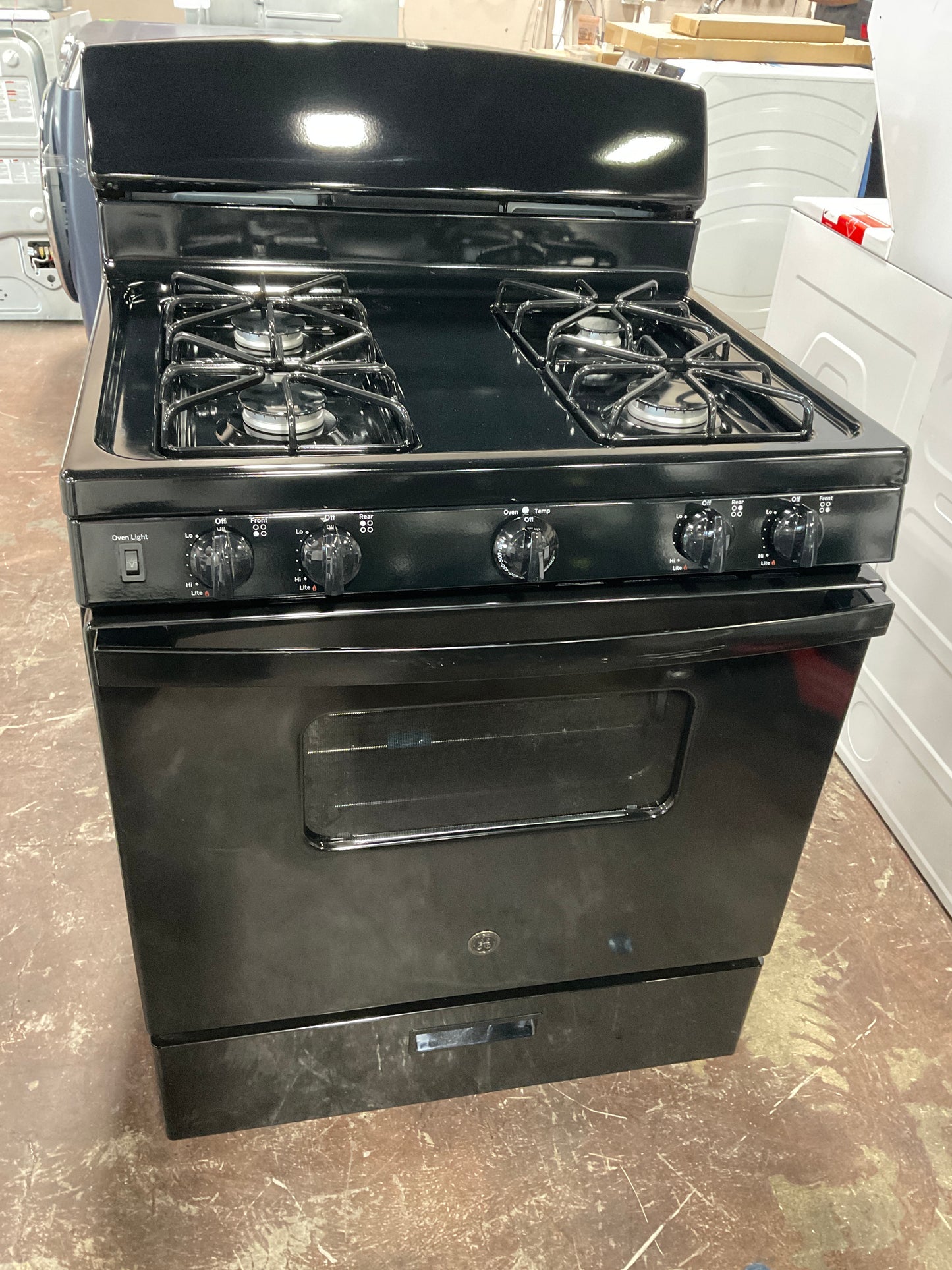 Front view, oven-door closed