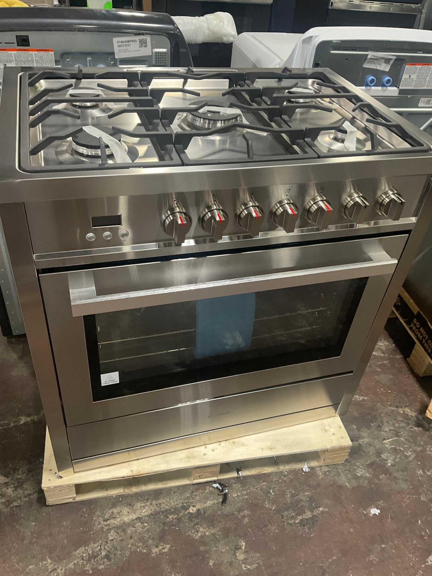 Front view, oven-door closed