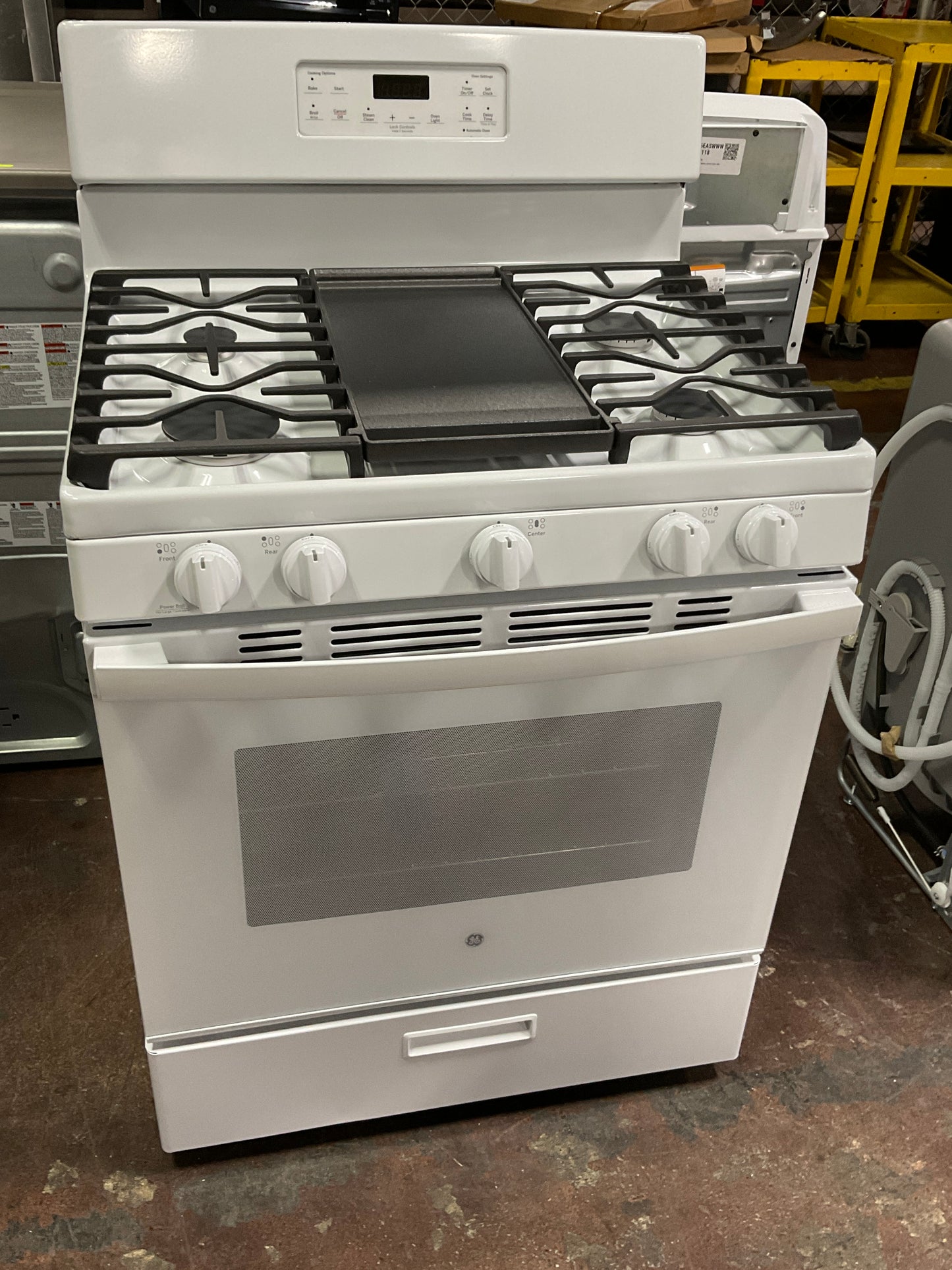 Front view, oven-door closed