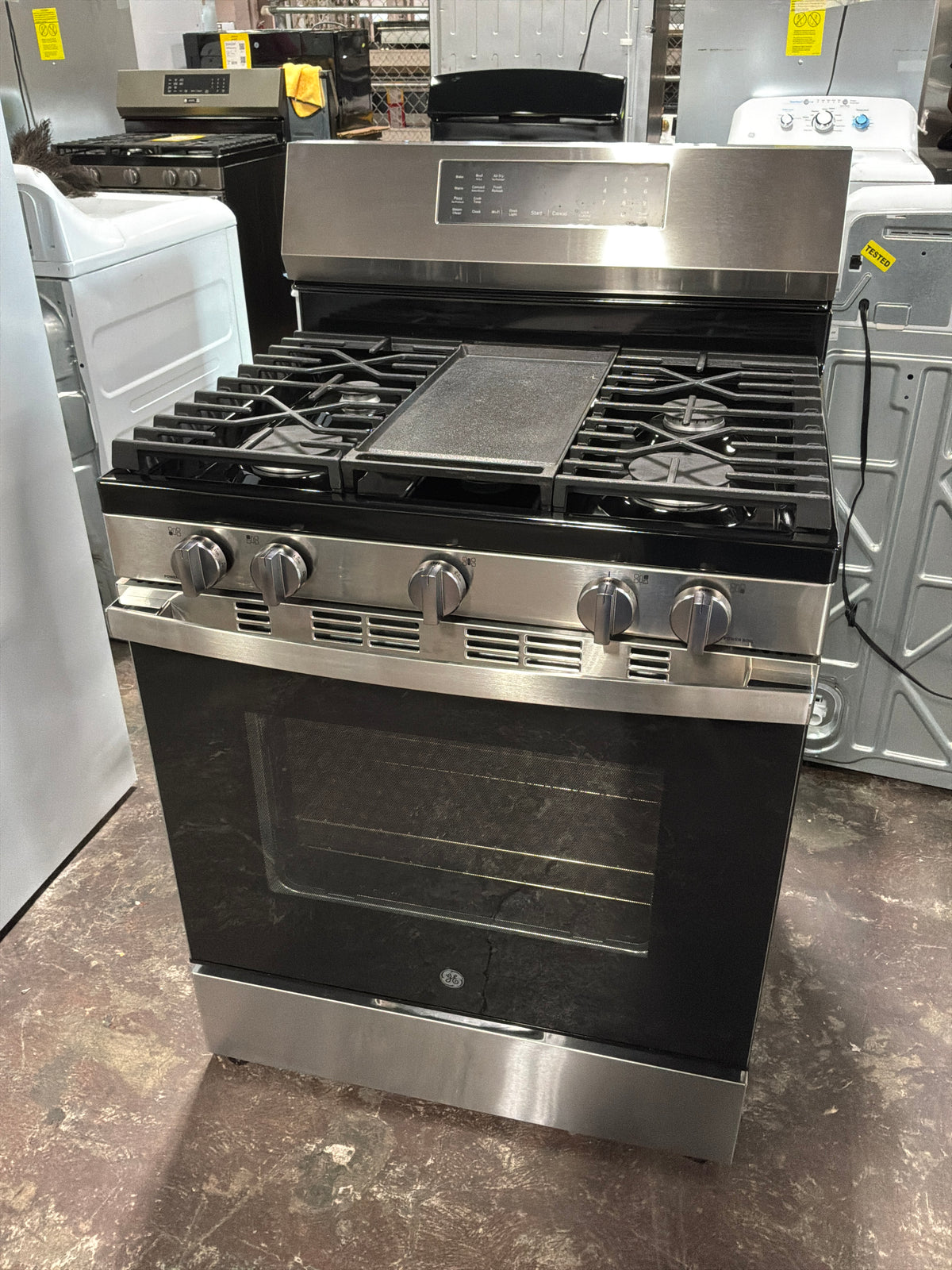 Front view, oven-door closed