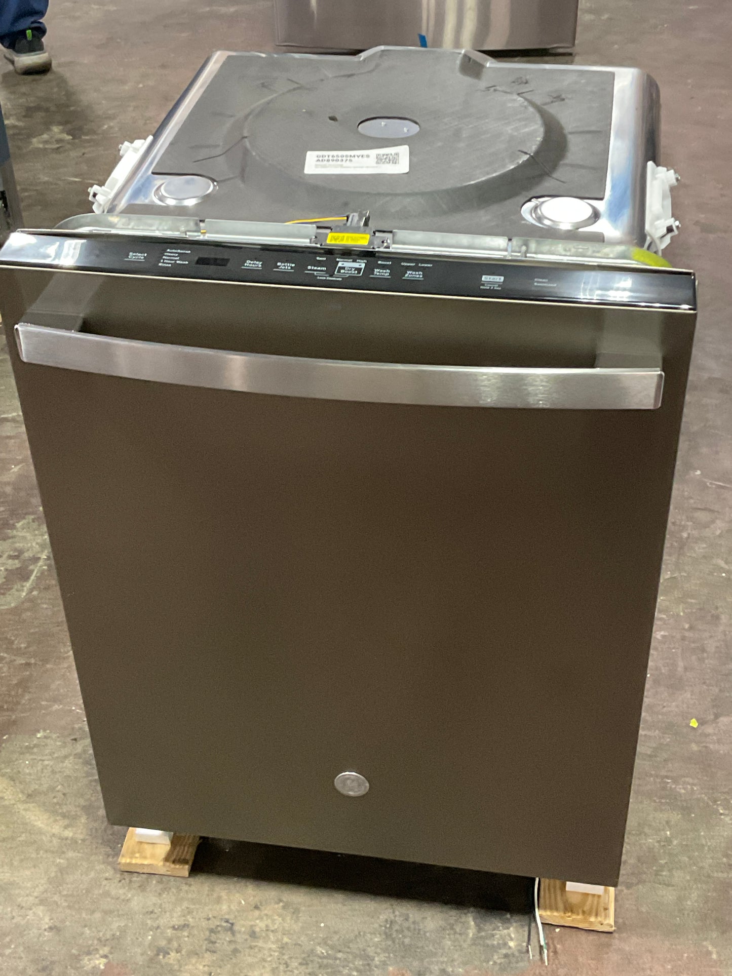 Front view, doors closed