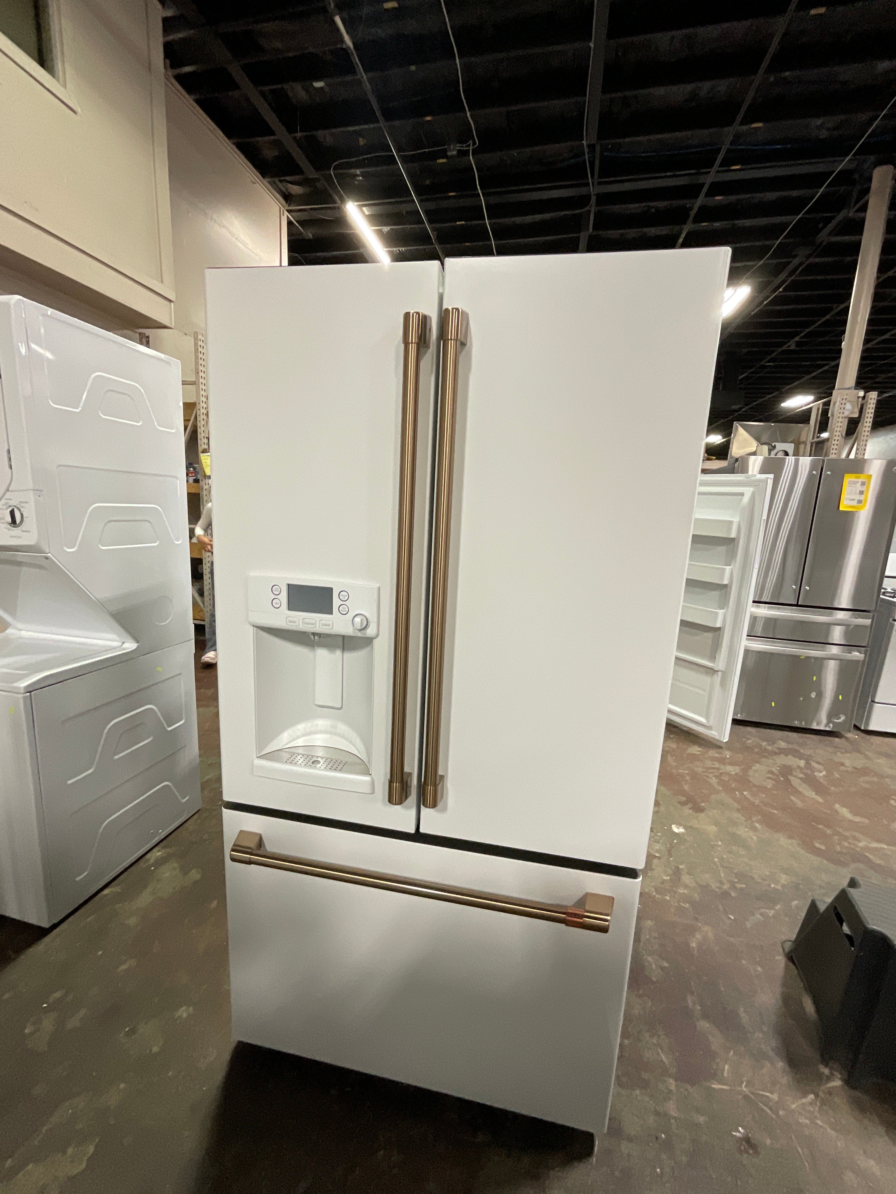 Front view, door closed