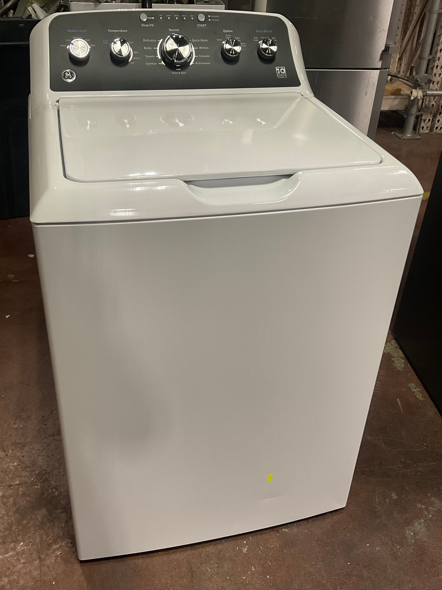 Front view, door closed