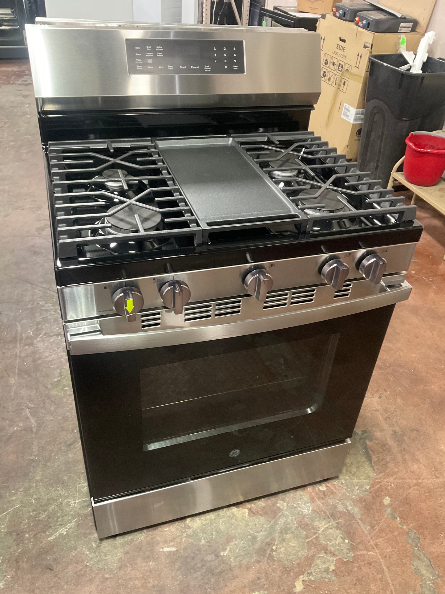 Front view, oven-door closed