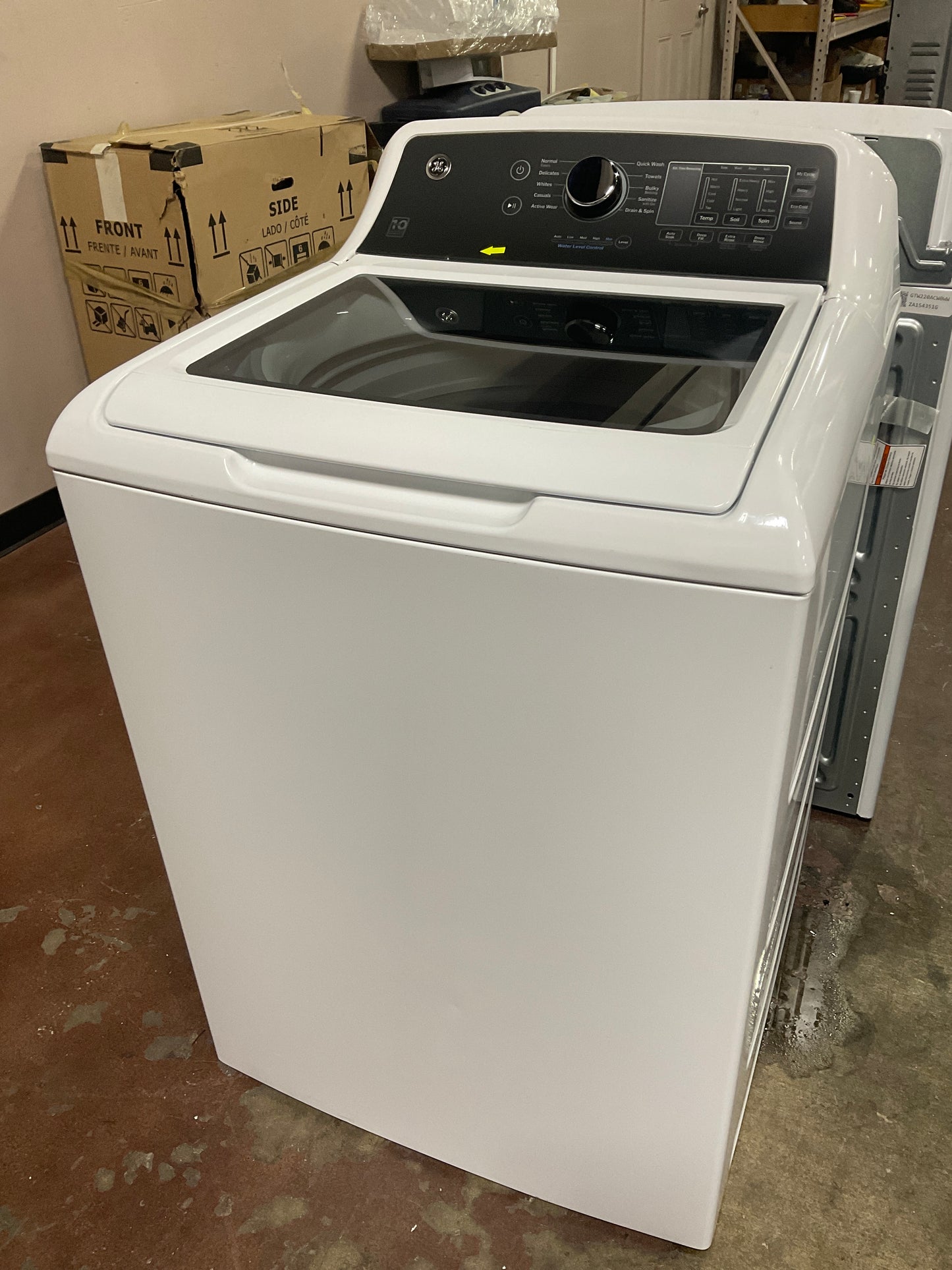 Front view, door closed