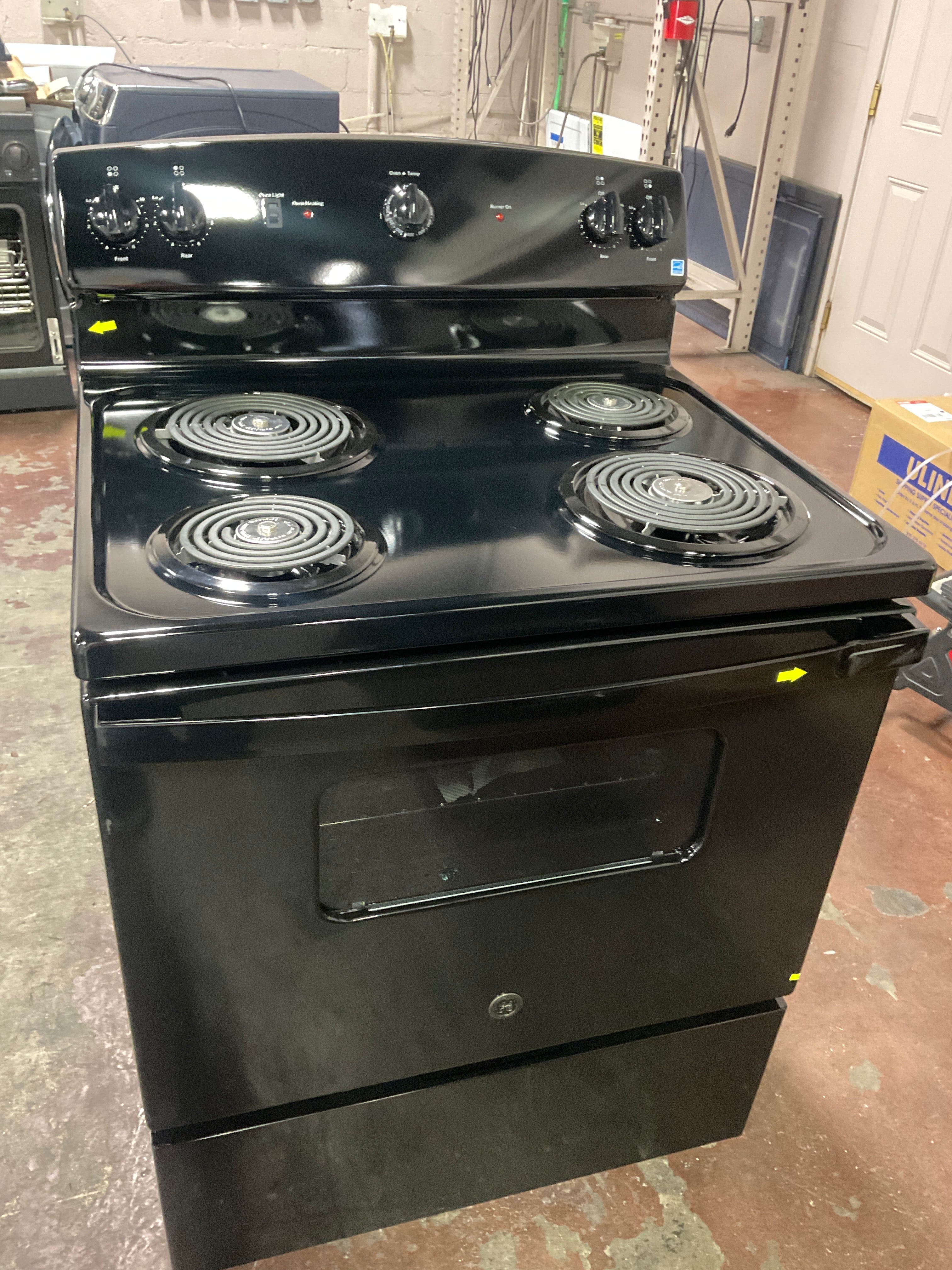 Front view, oven-door closed