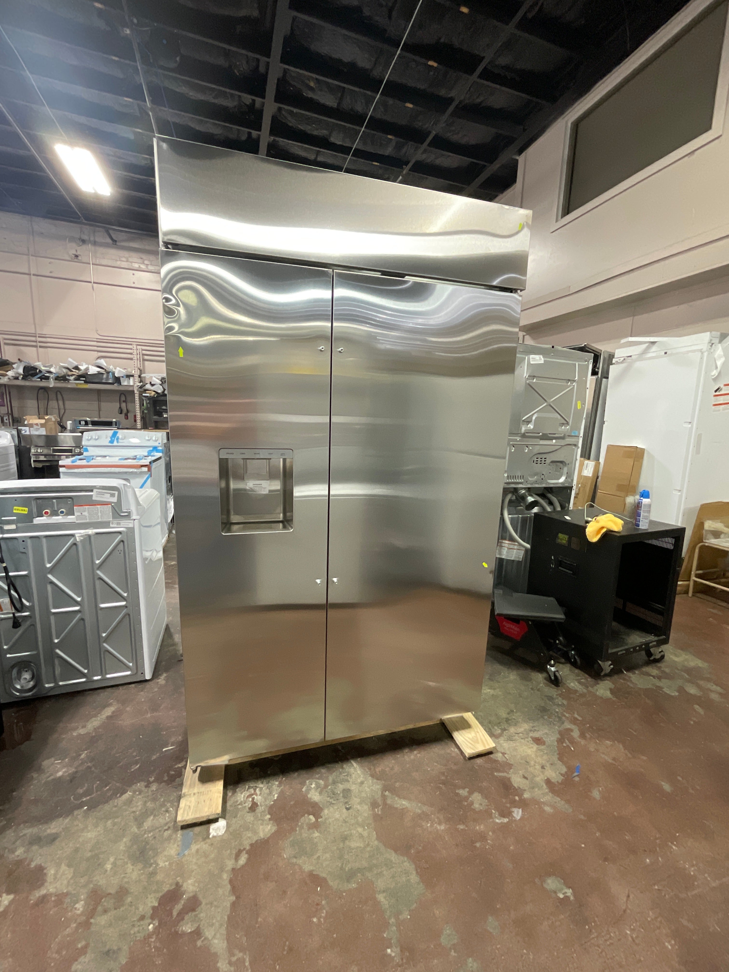Front view, door closed