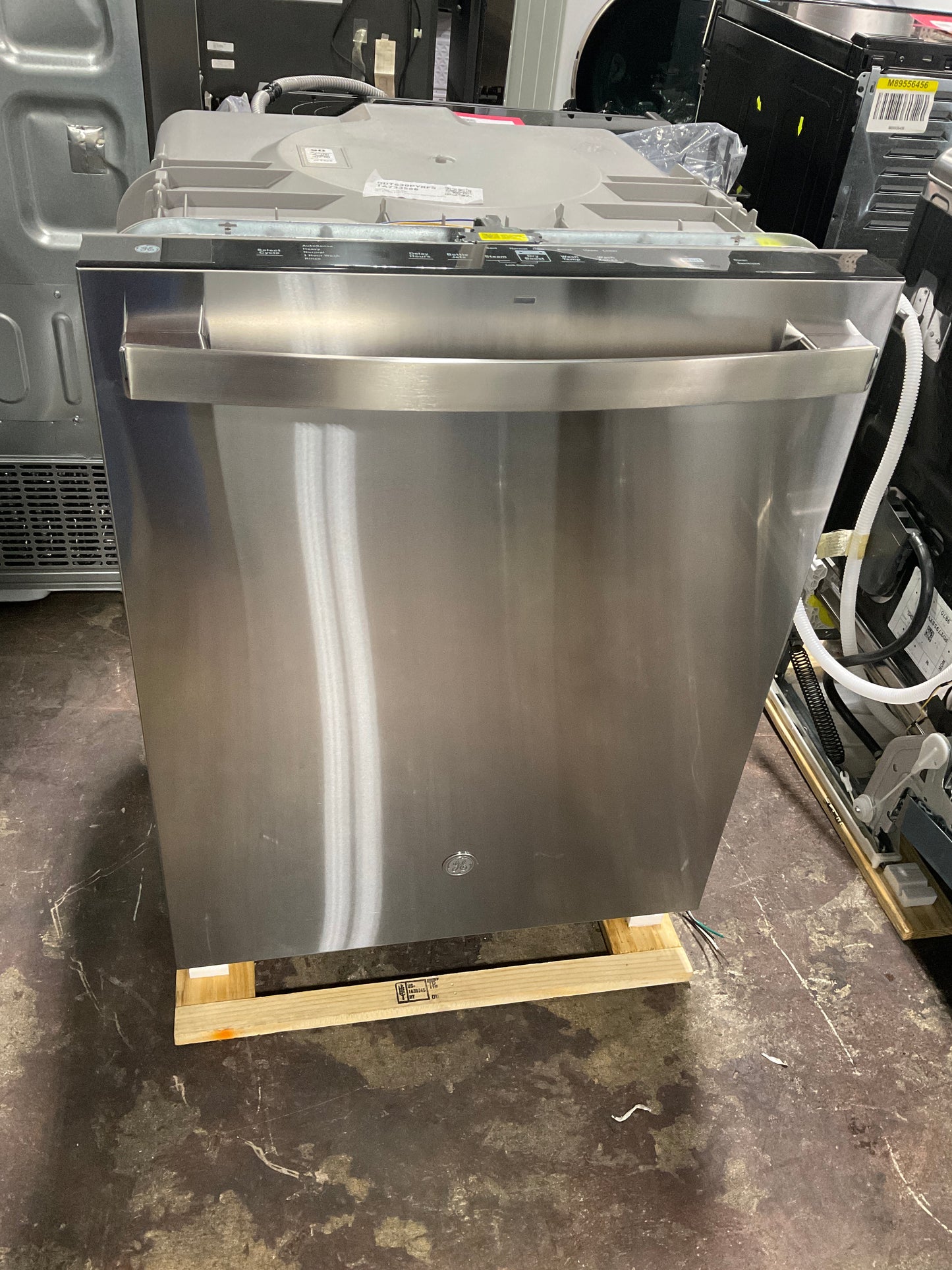 Front view, doors closed