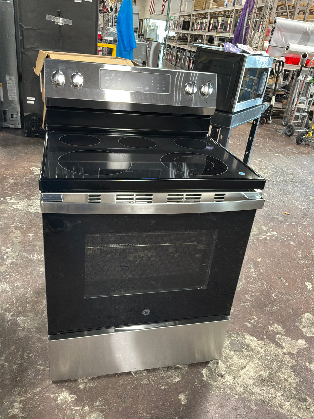 Front view, oven-door closed