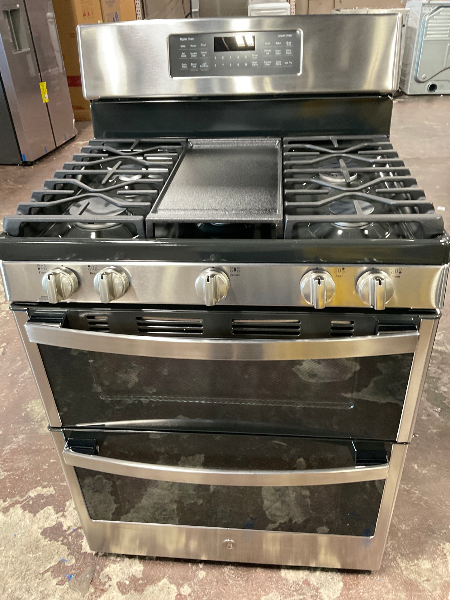 Front view, oven-door closed