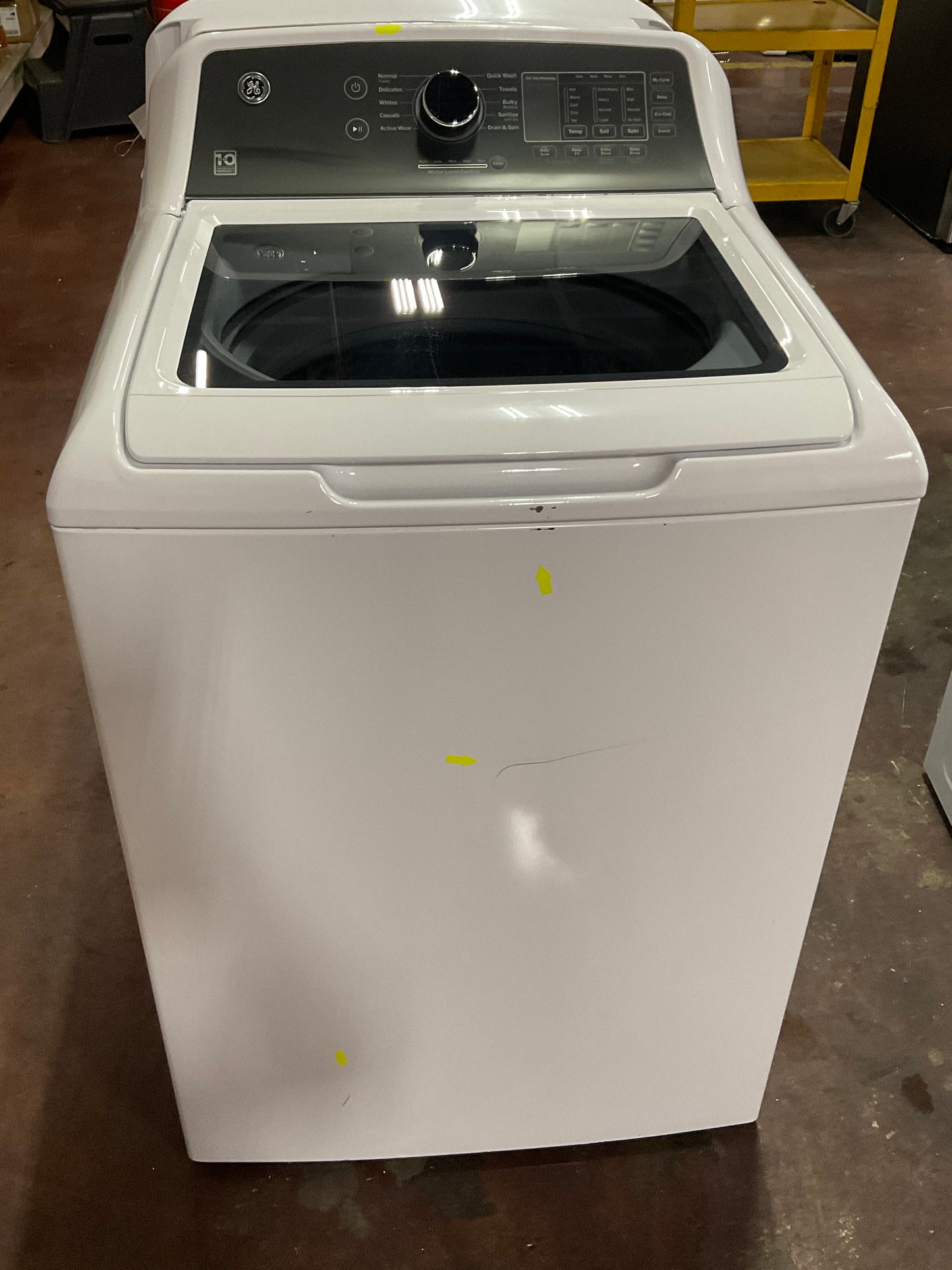 Front view, door closed