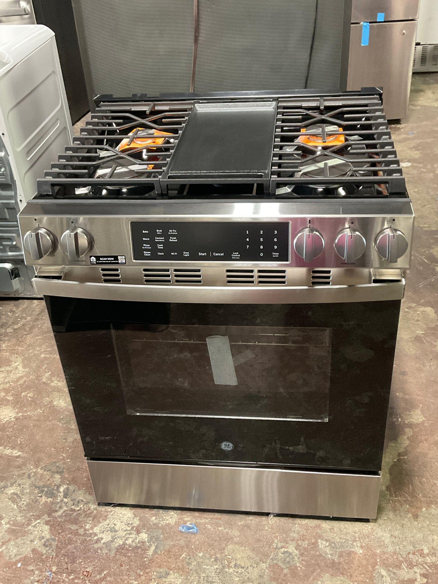 Front view, oven-door closed