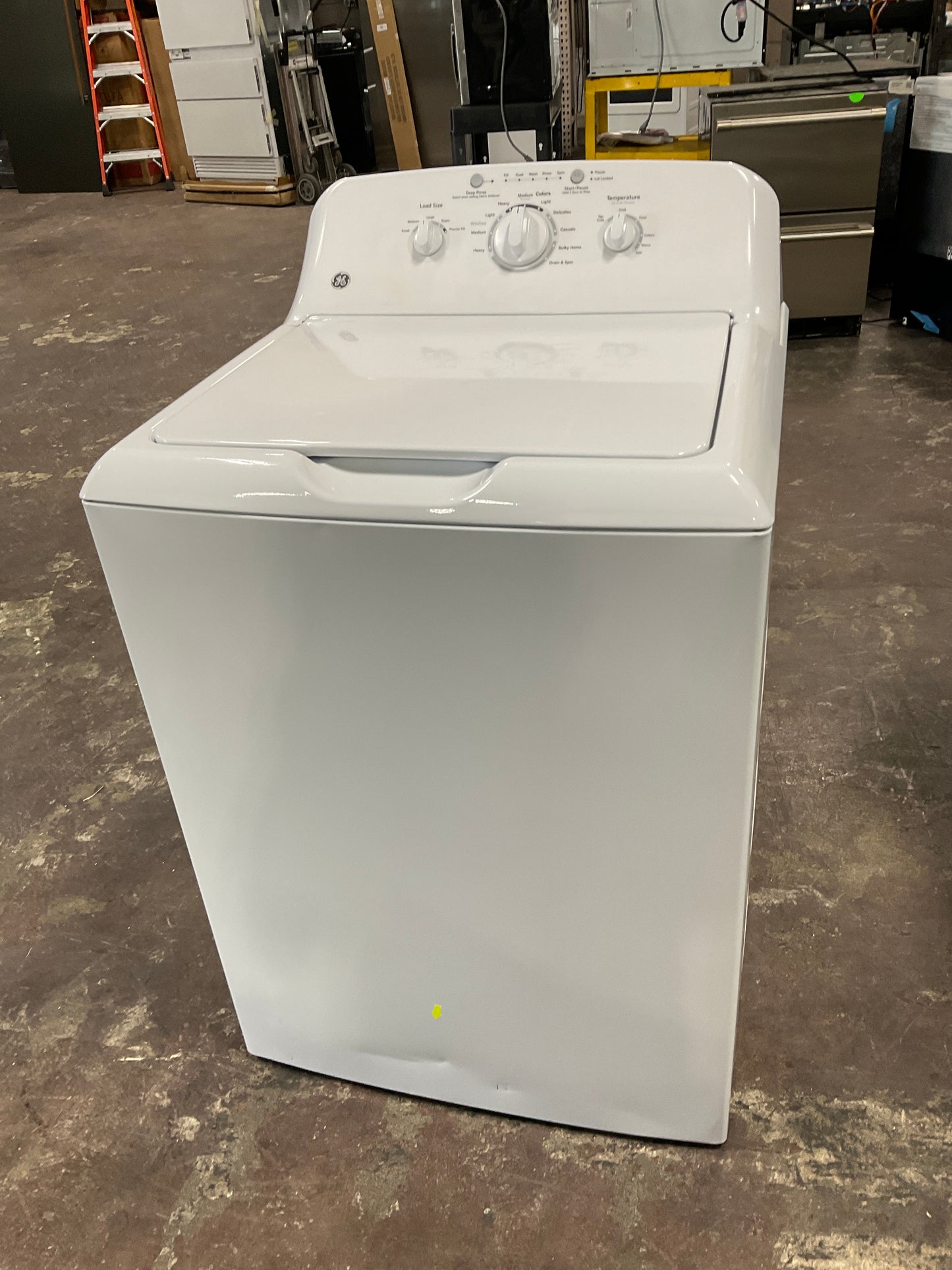 Front view, door closed