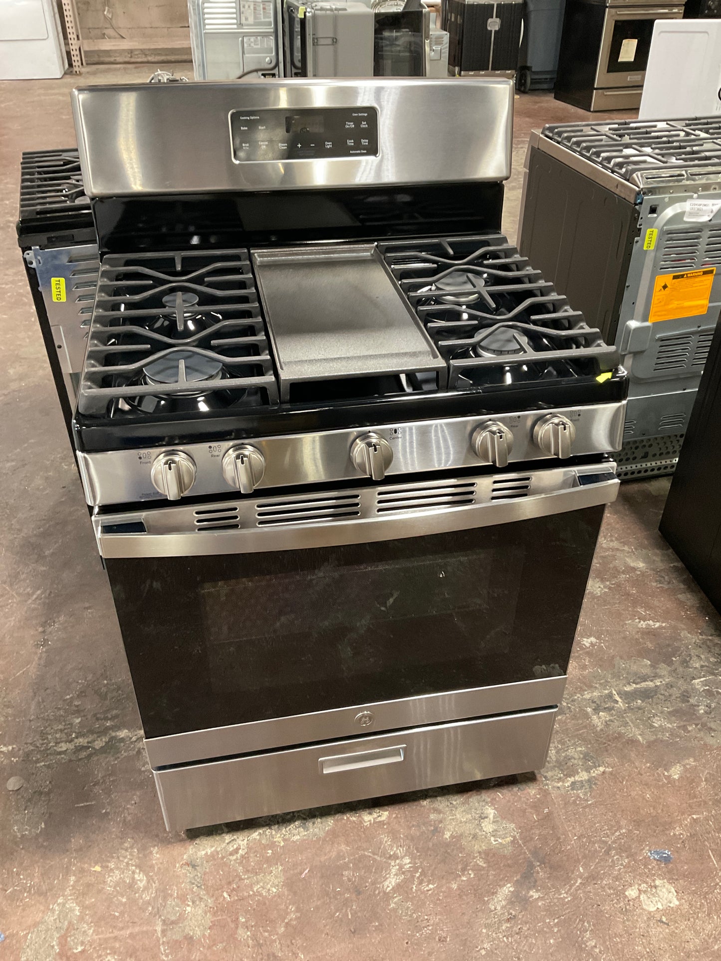 Front view, oven-door closed