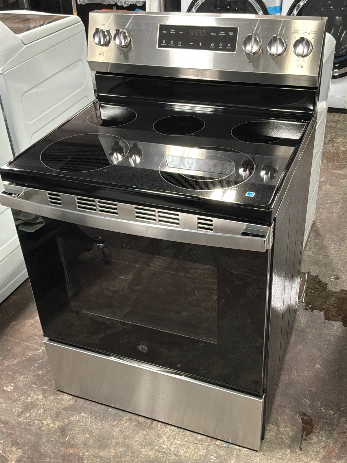Front view, oven-door closed