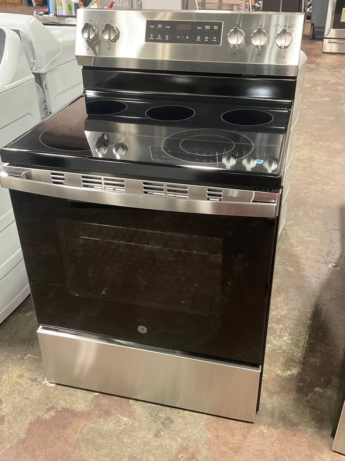 Front view, oven-door closed