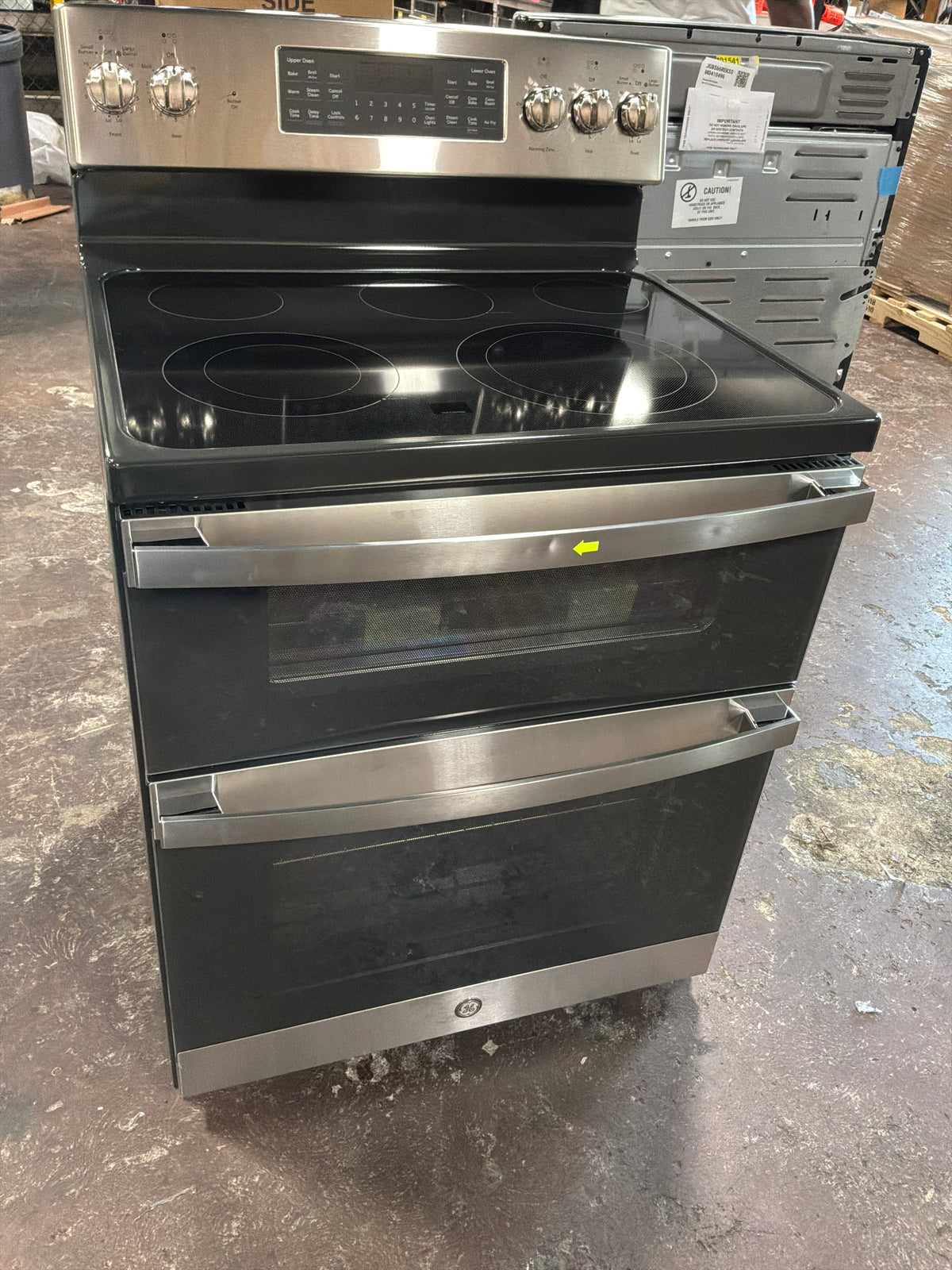 Front view, oven-door closed