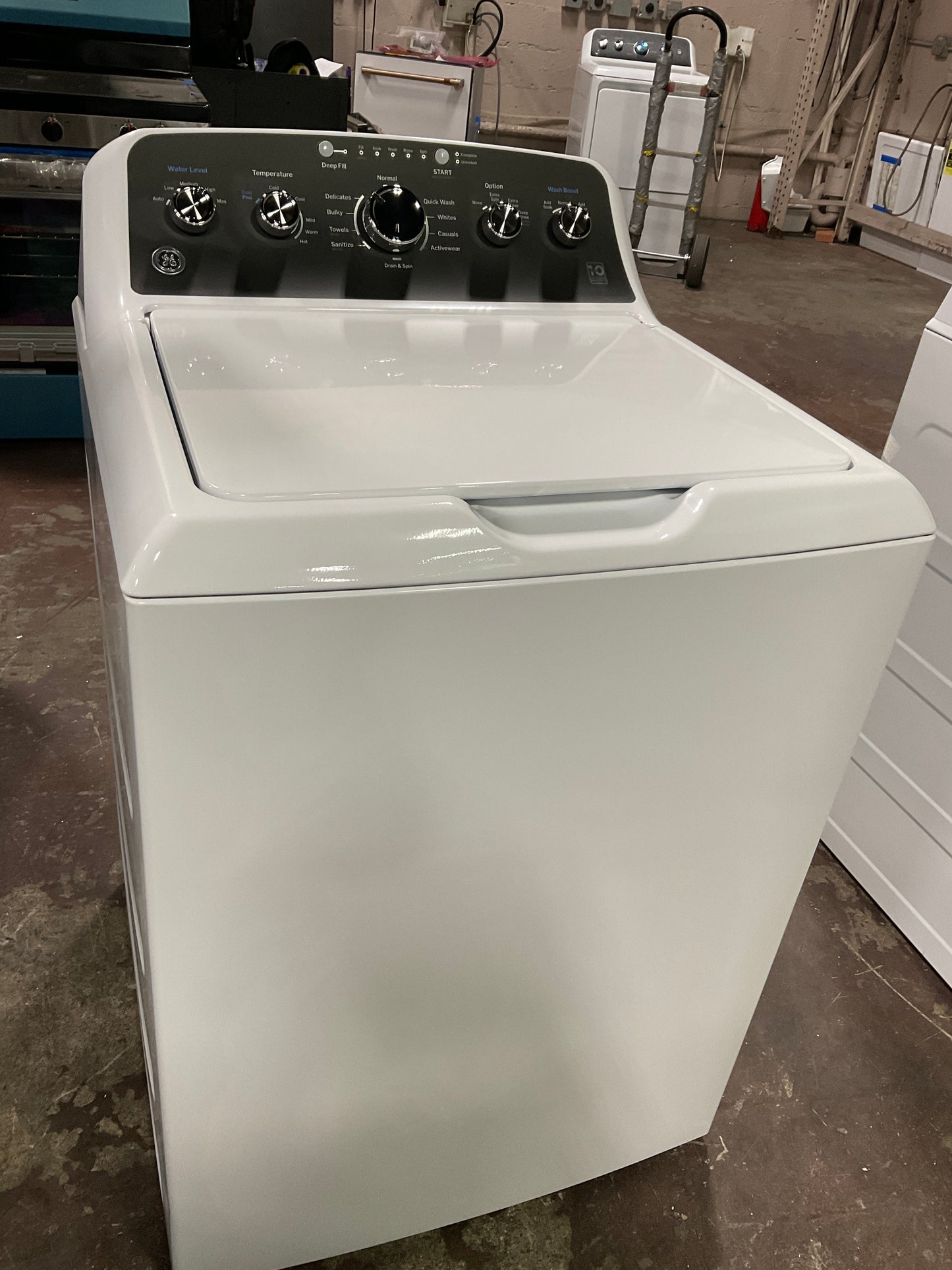 Front view, door closed