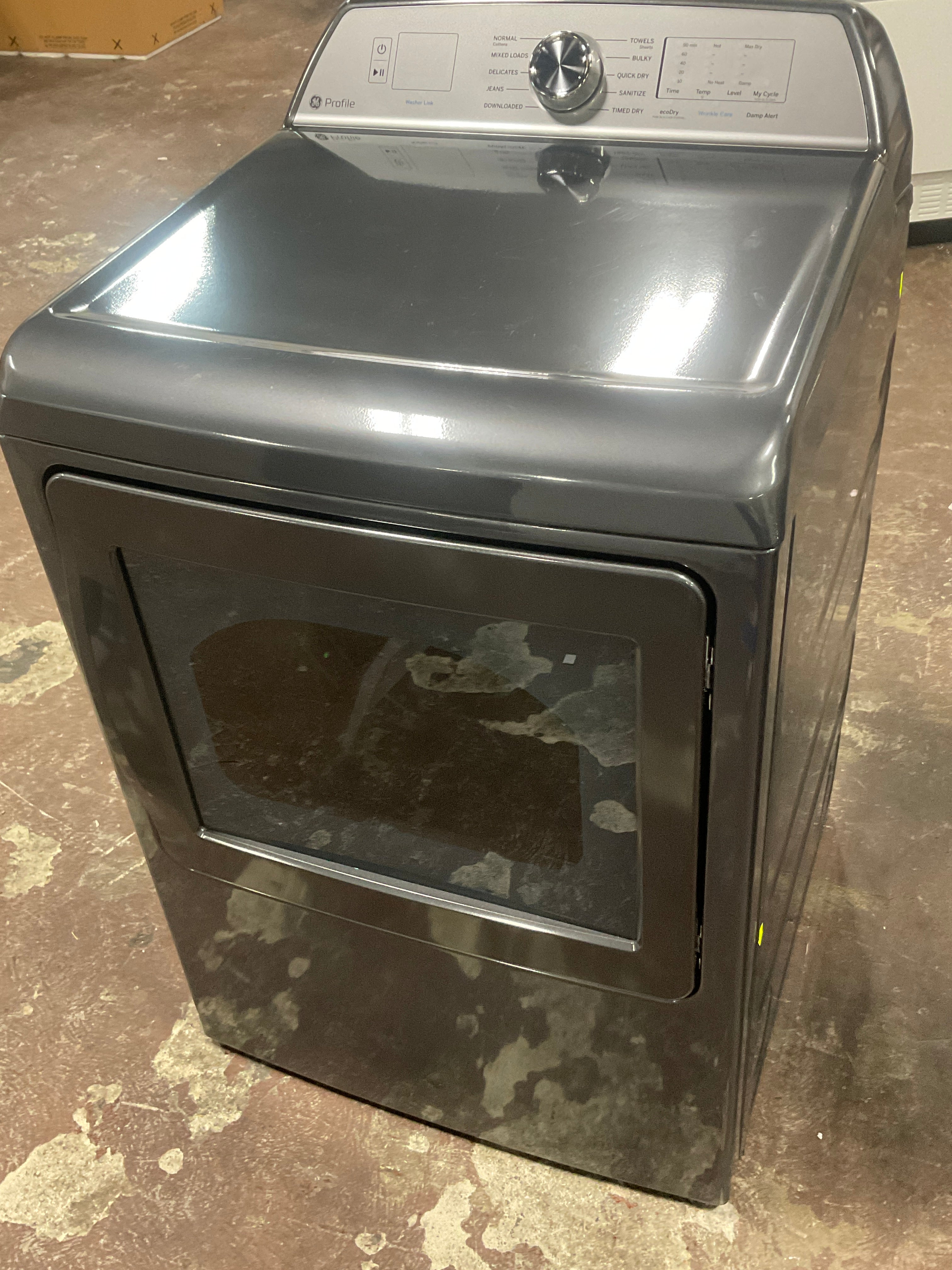 Front view, door closed