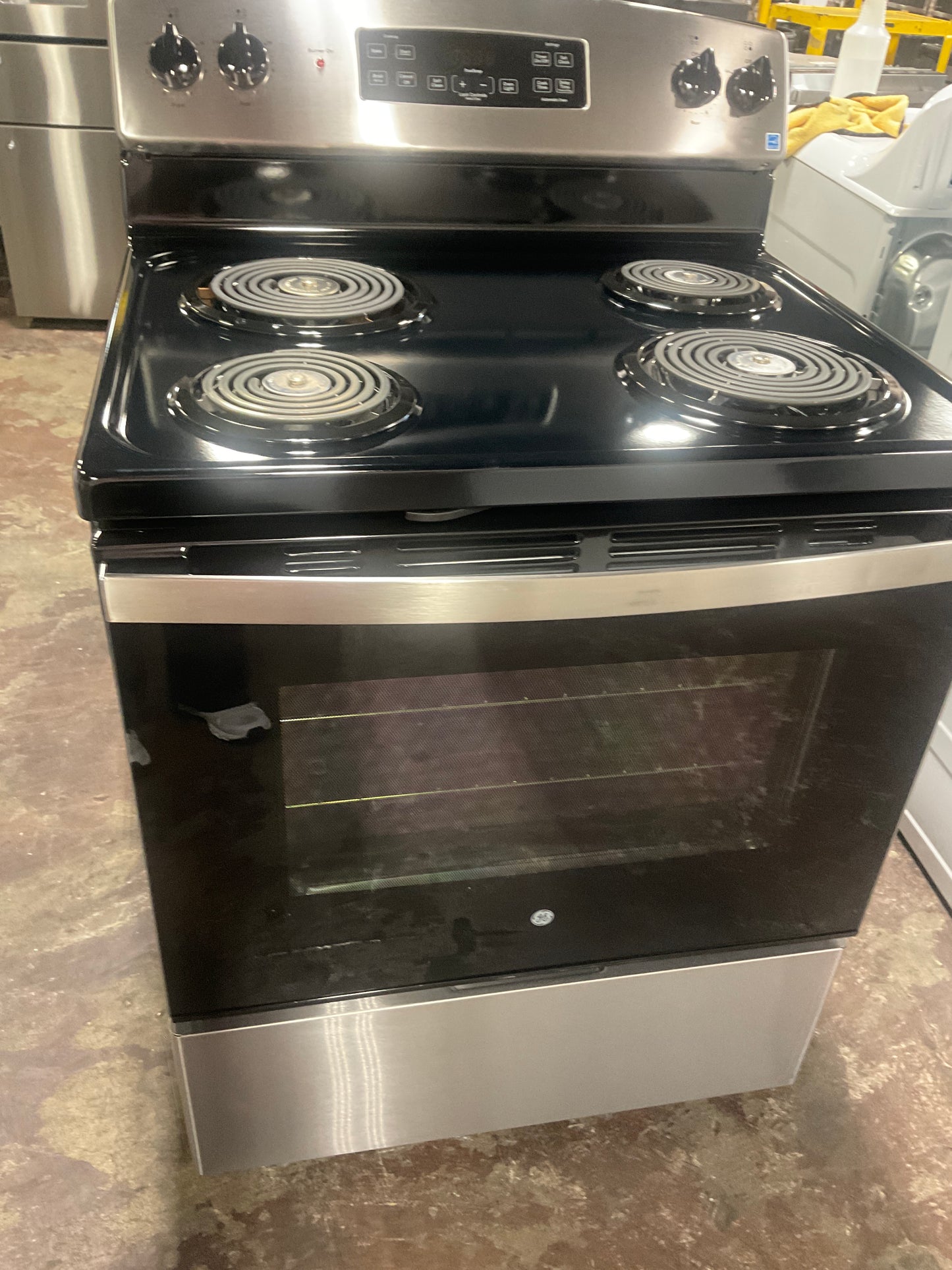 Front view, oven-door closed