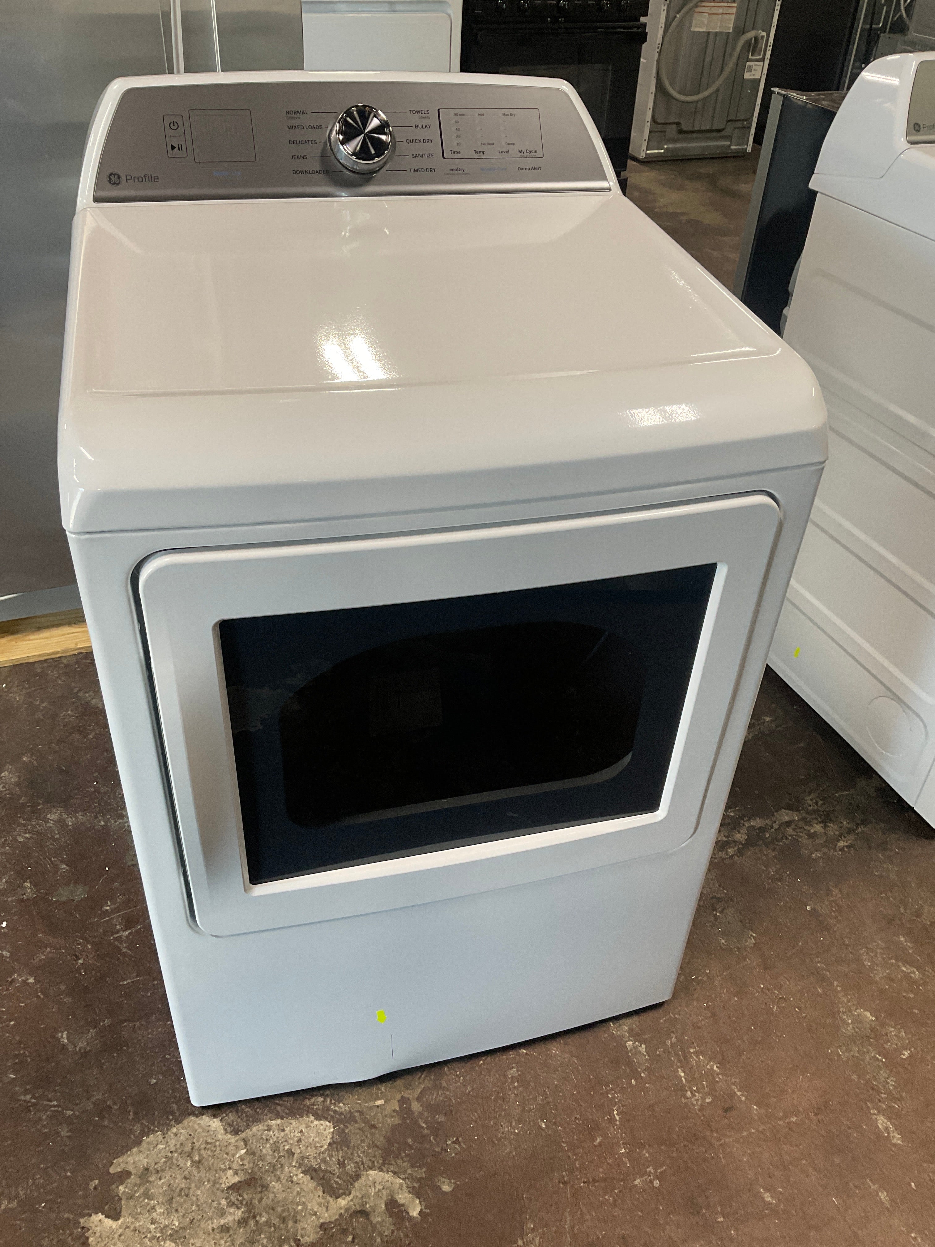 Front view, door closed