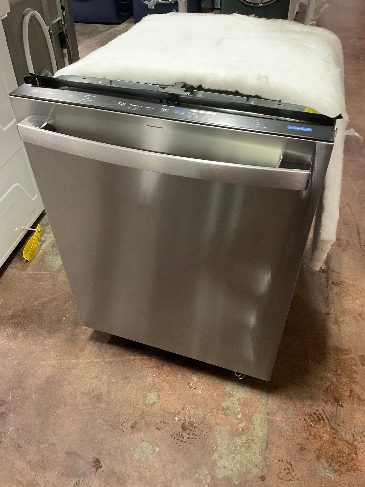 Front view, doors closed