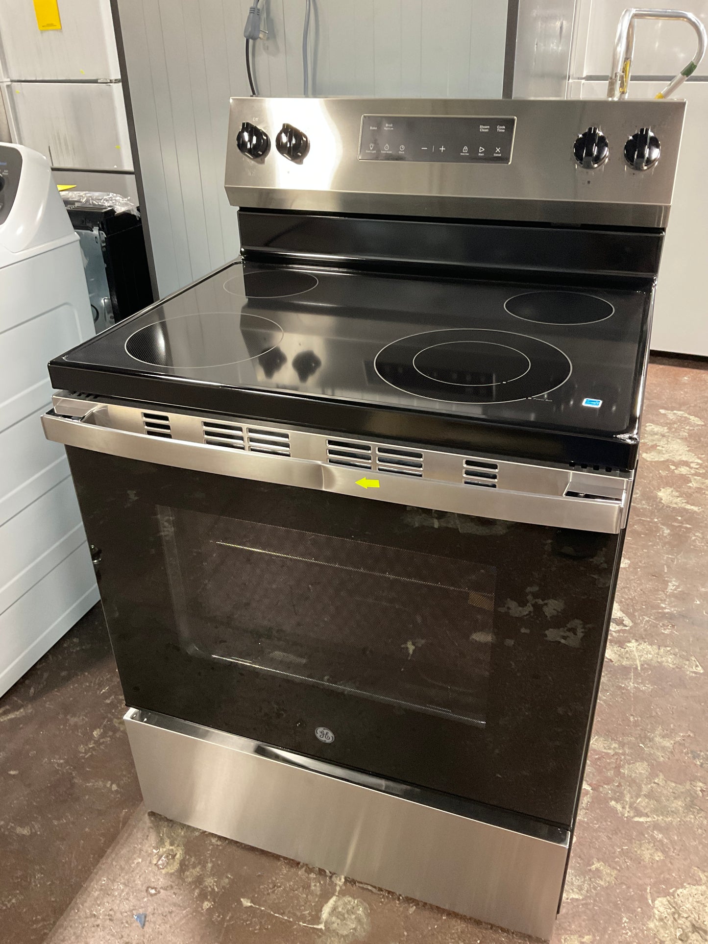 Front view, oven-door closed