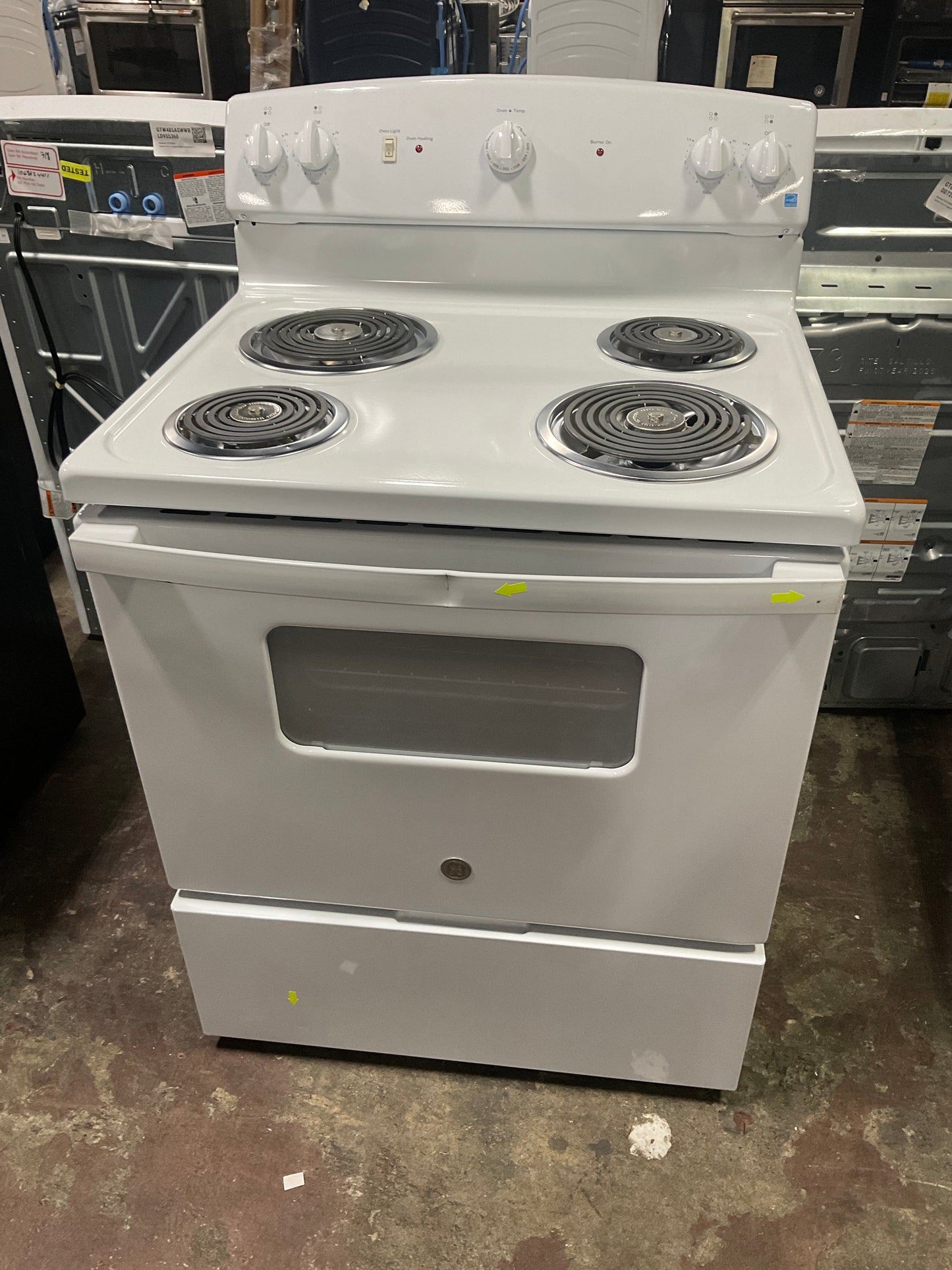 Front view, oven-door closed