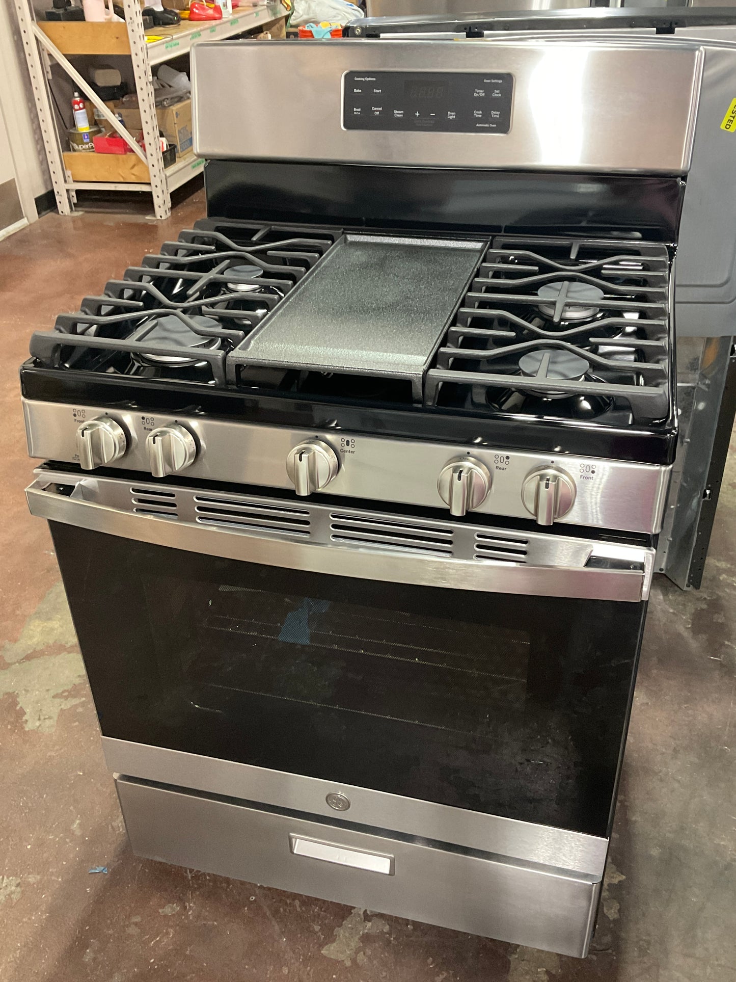 Front view, oven-door closed