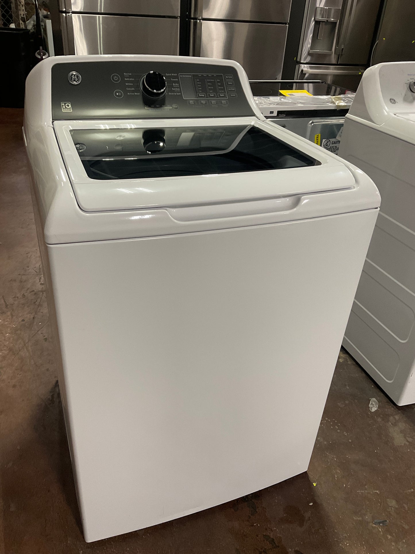 Front view, door closed