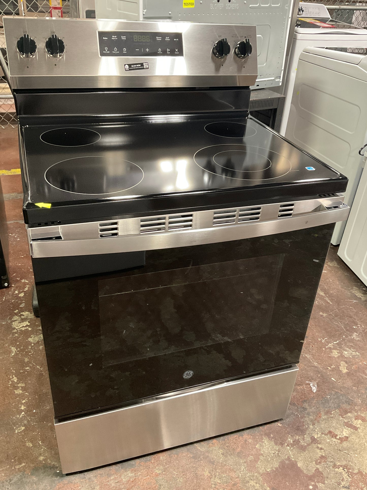 Front view, oven-door closed