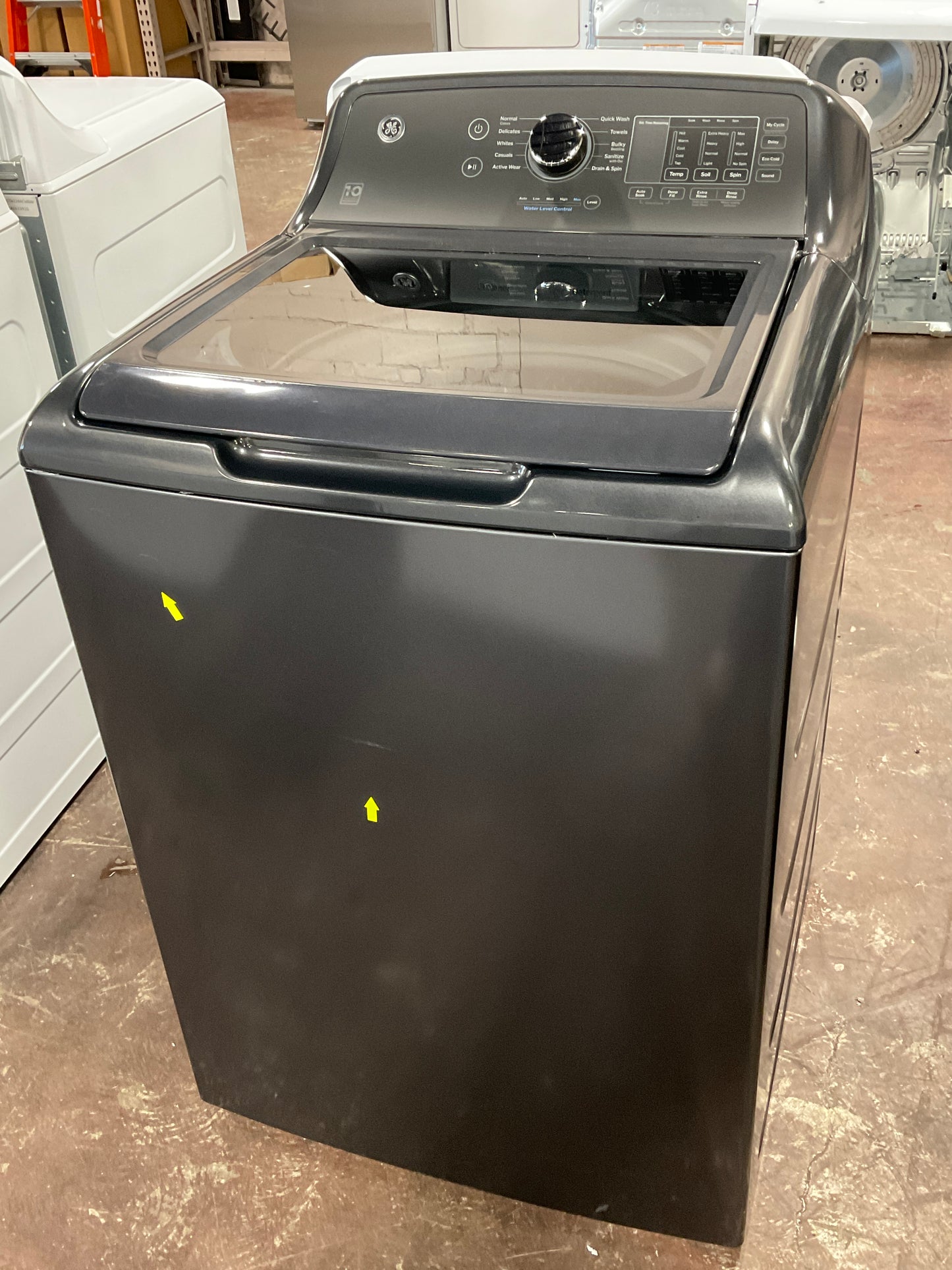 Front view, door closed