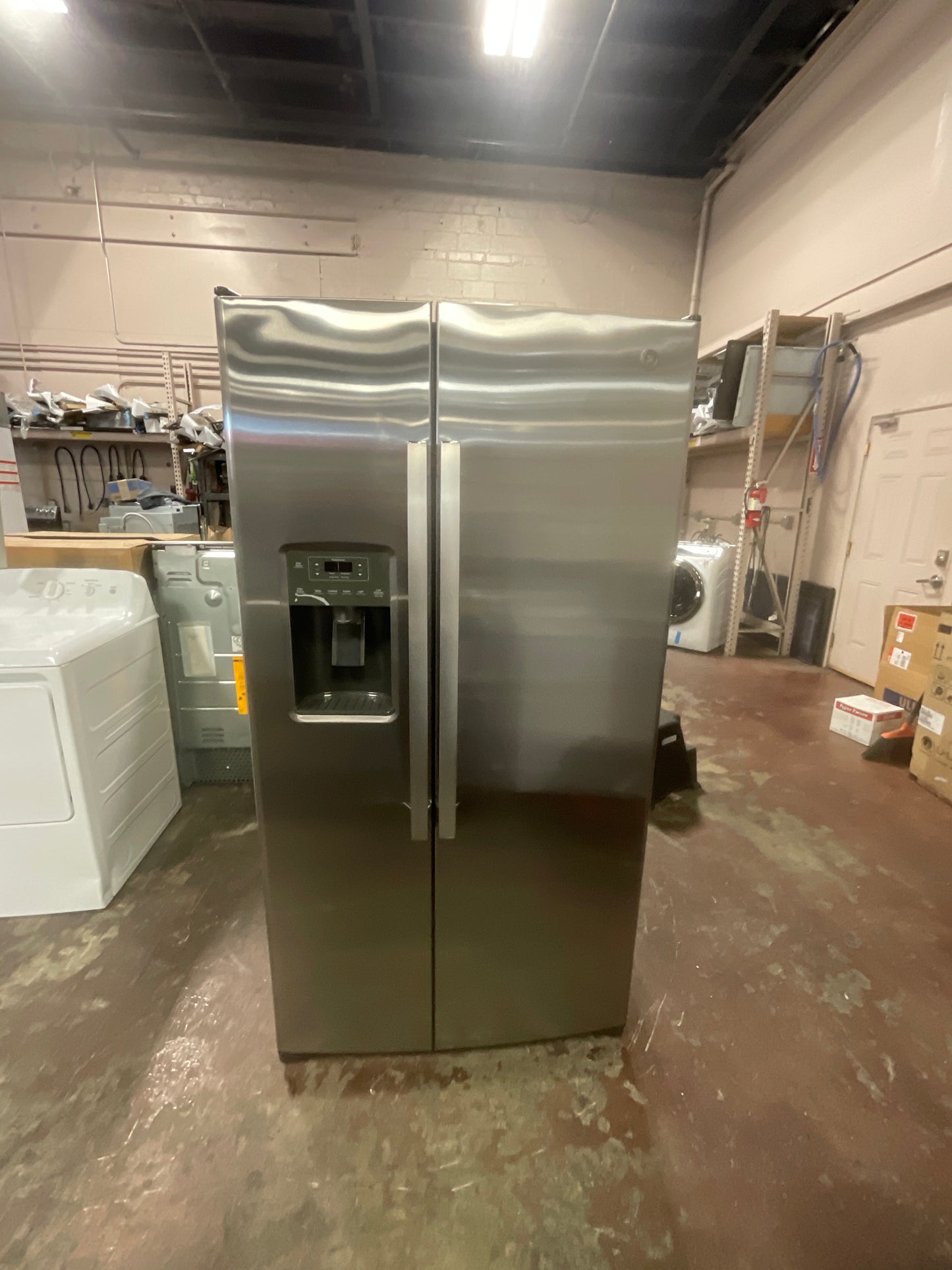 Front view, door closed