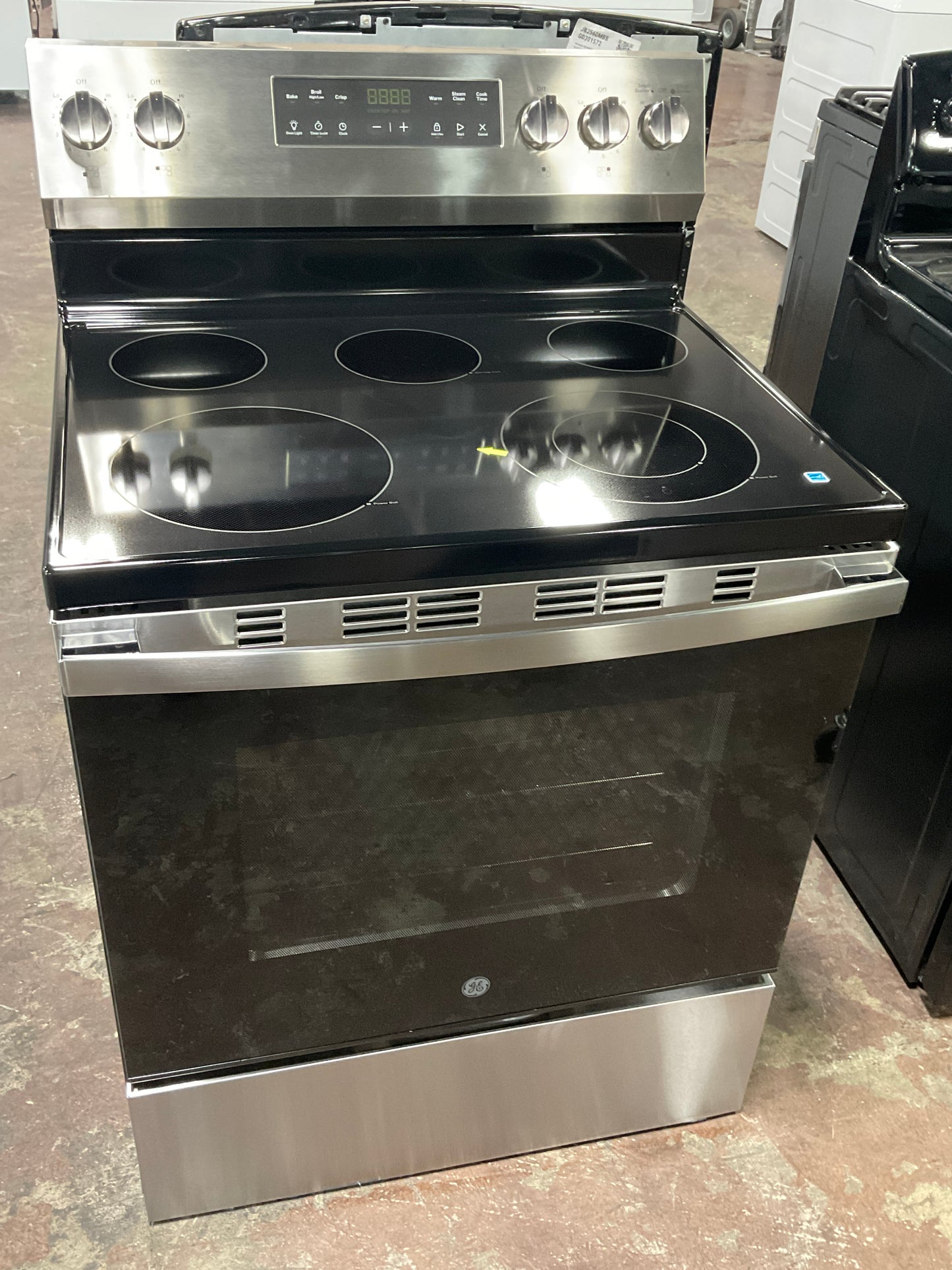 Front view, oven-door closed