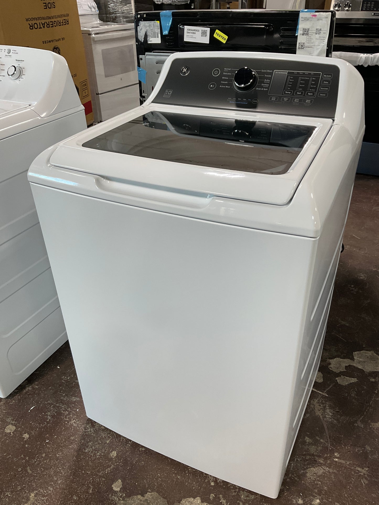 Front view, door closed