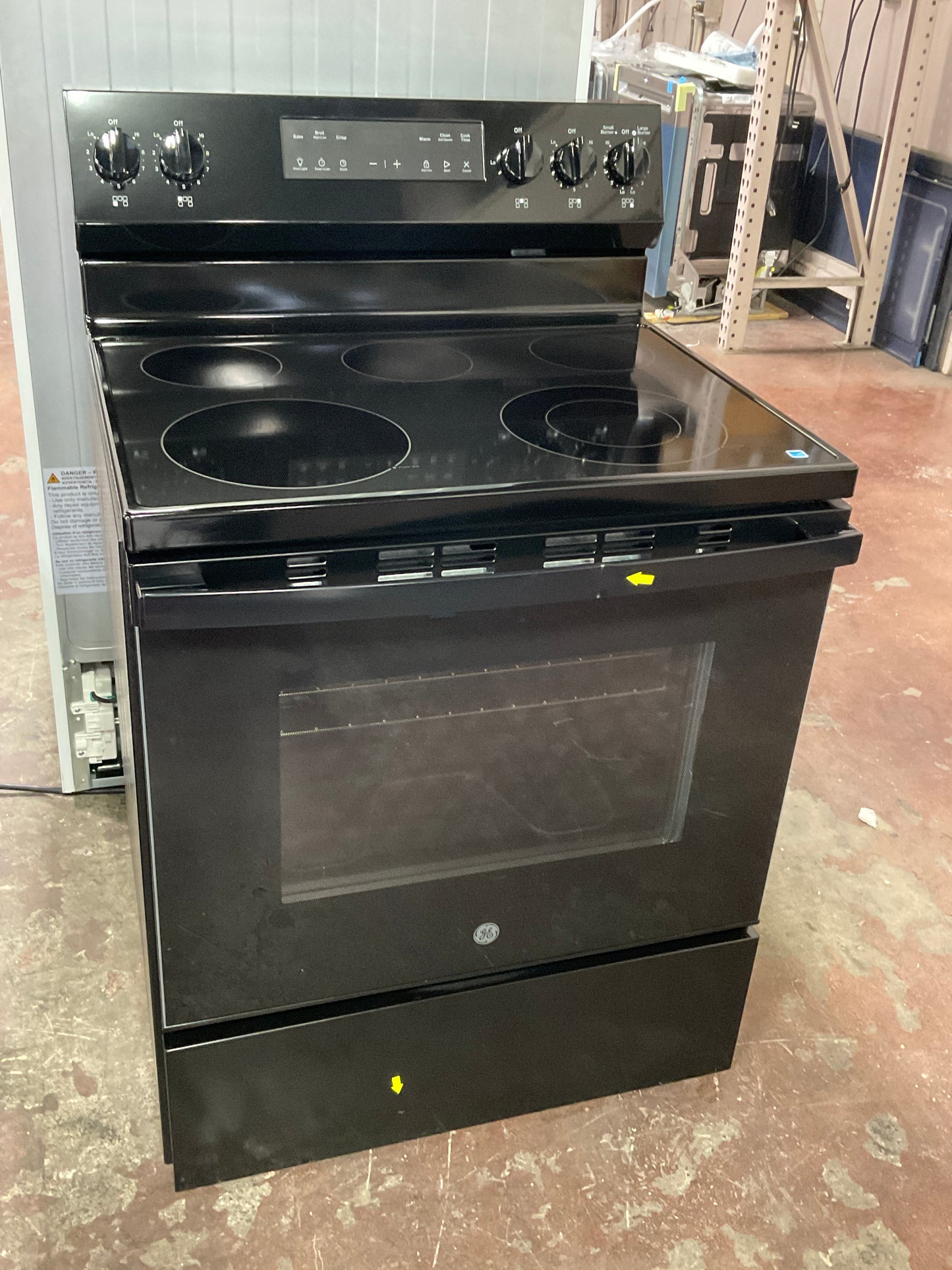 Front view, oven-door closed