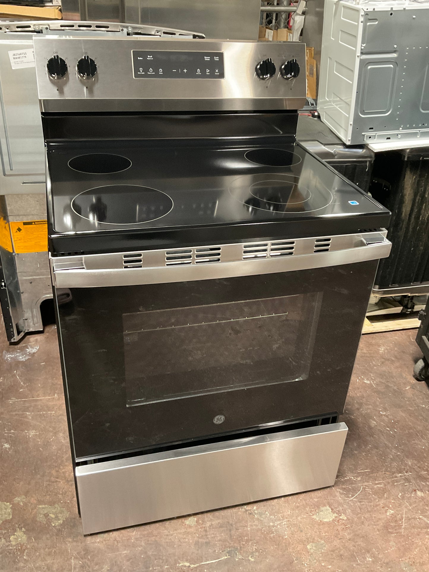 Front view, oven-door closed