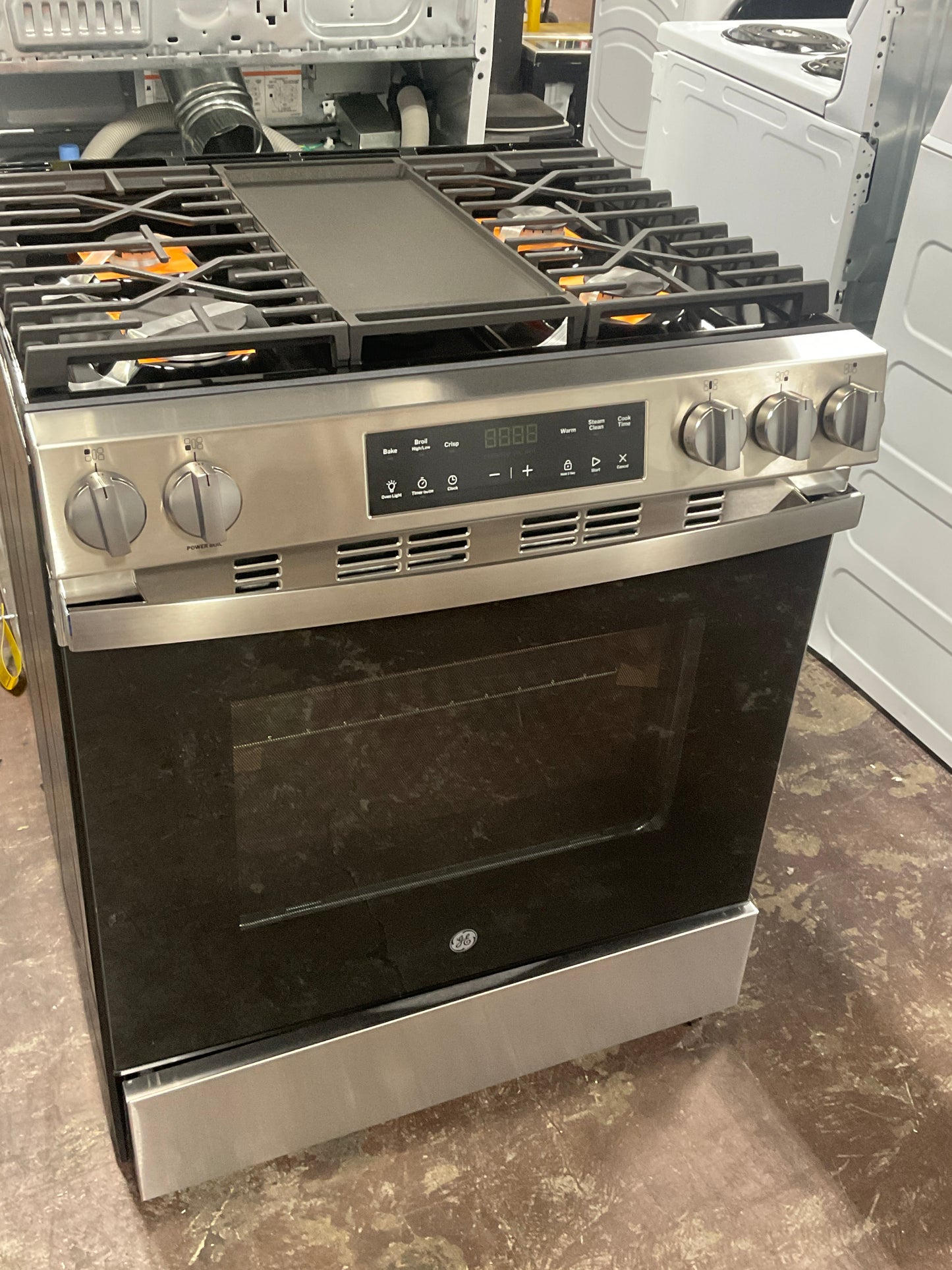 Front view, oven-door closed