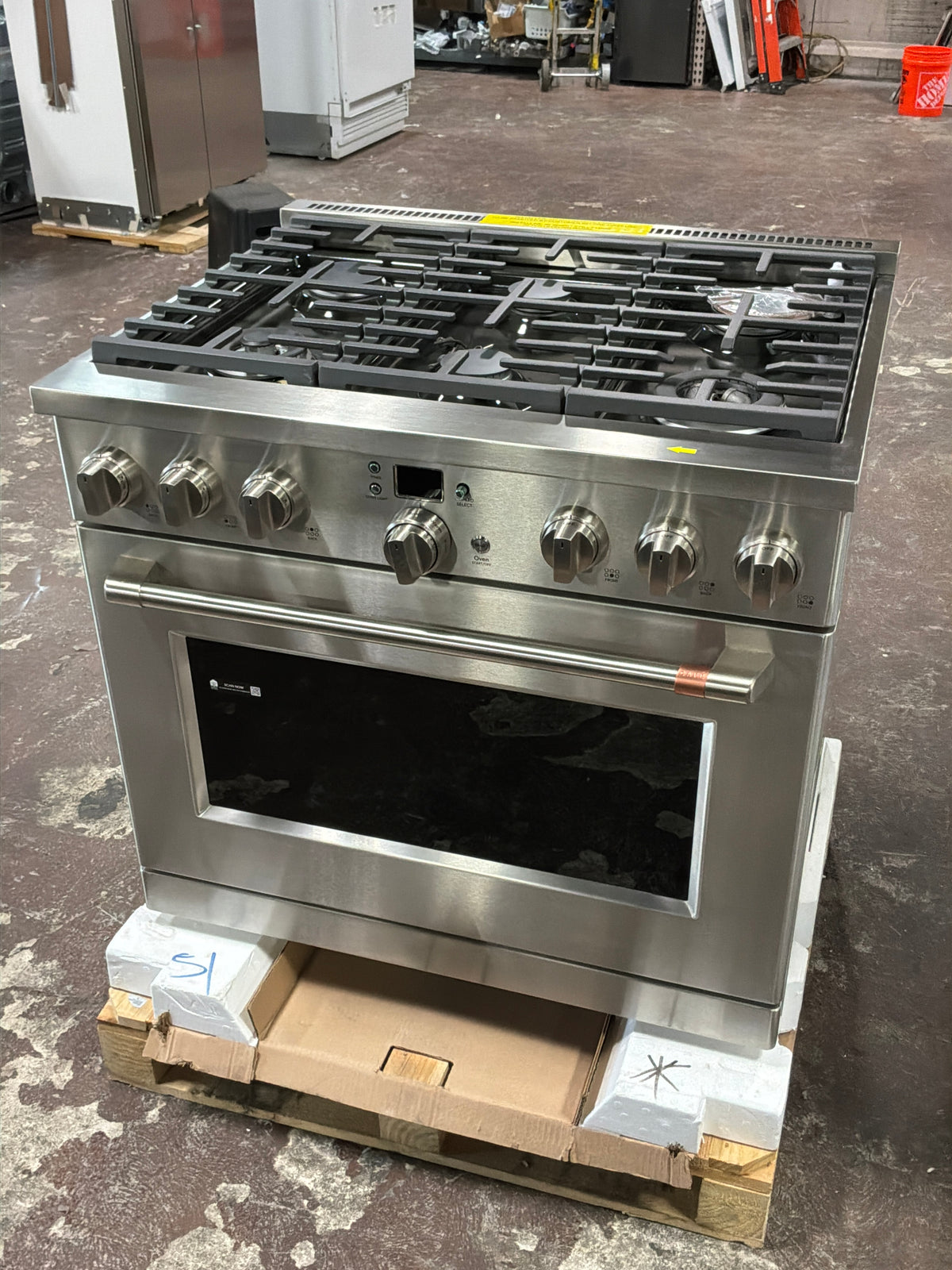 Front view, oven-door closed