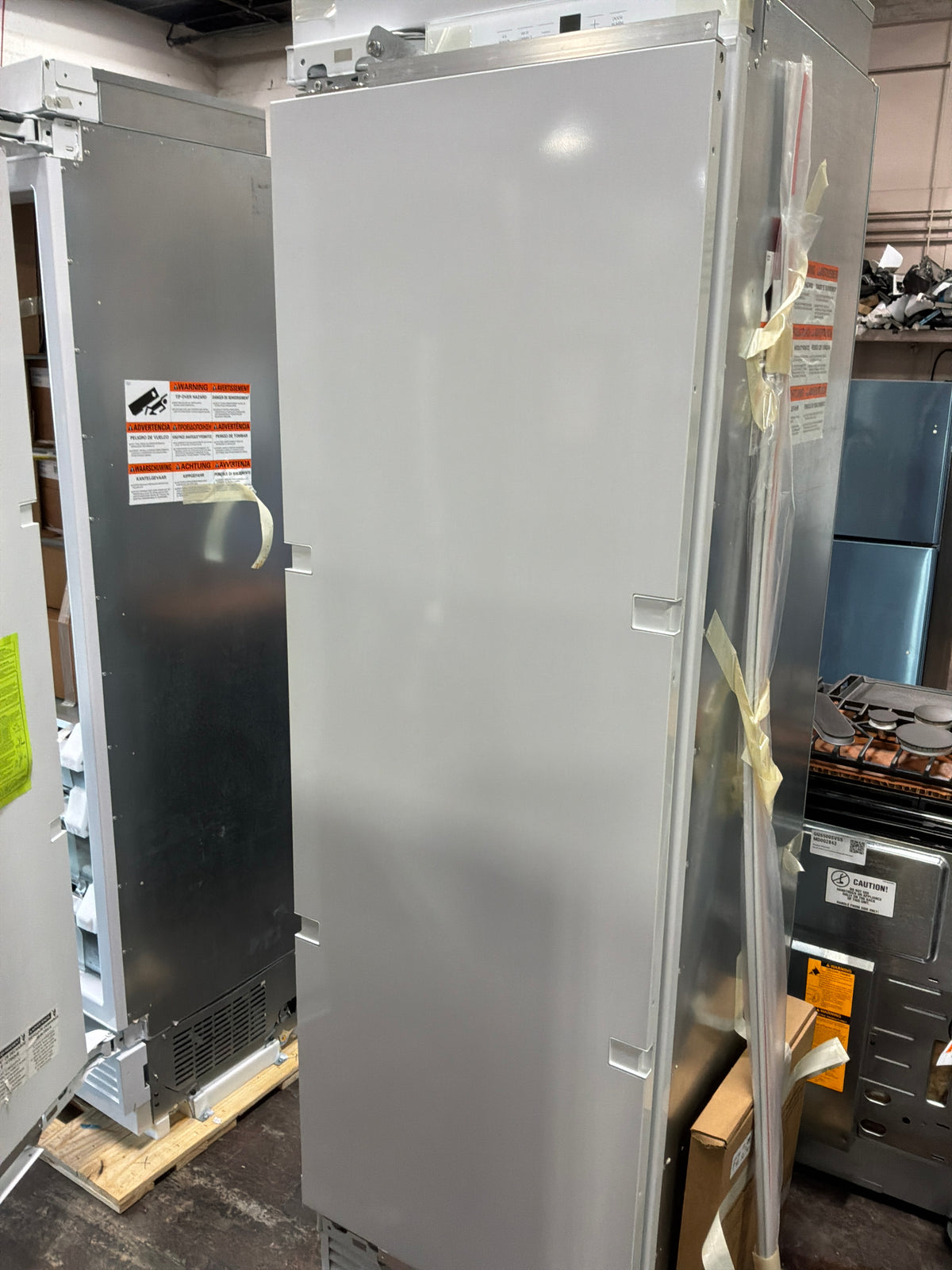 Front view, door closed