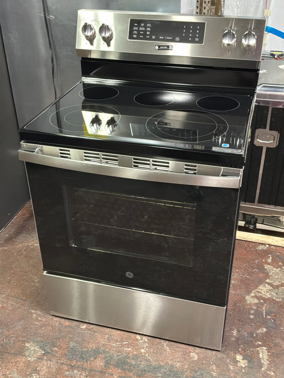 Front view, oven-door closed